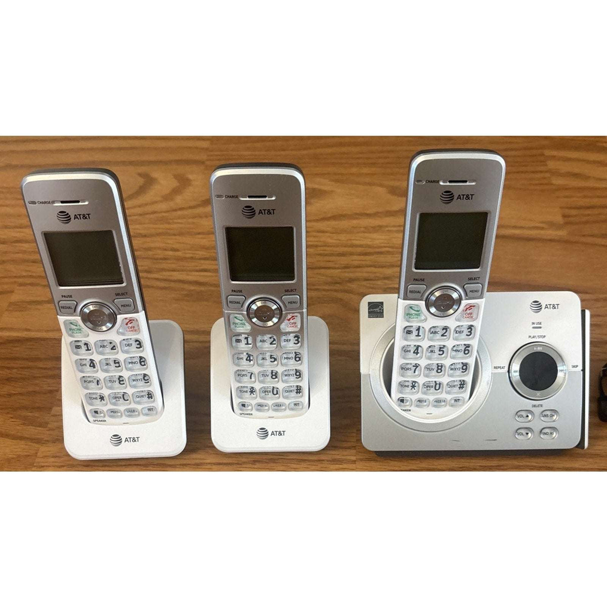 AT&T EL52319 DECT 6.0 Cordless Phone System with Answering Machine 3 Handsets