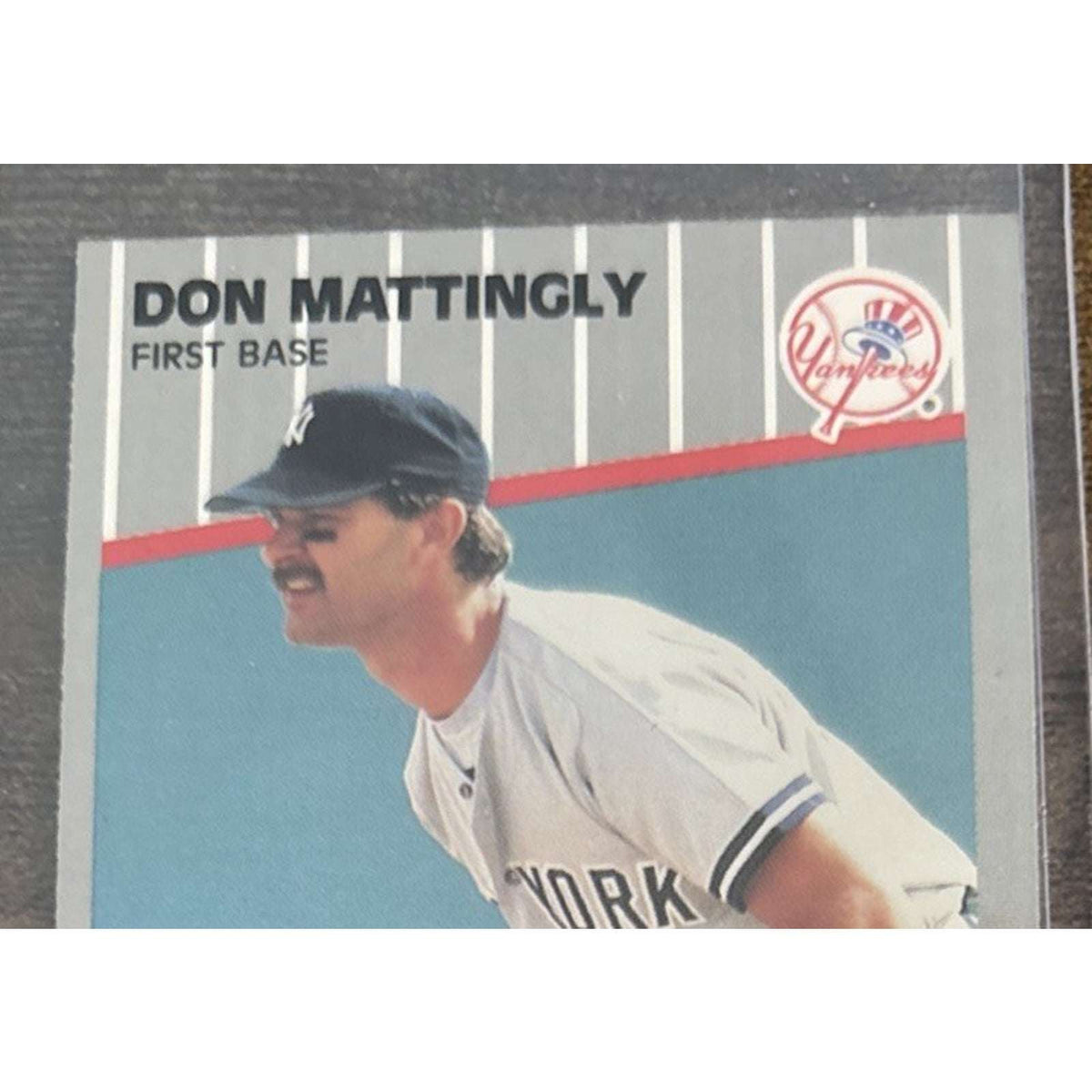 1989 FLEER #258 DON MATTINGLY - YANKEES - From Pack to Sleeve - MLB Baseball
