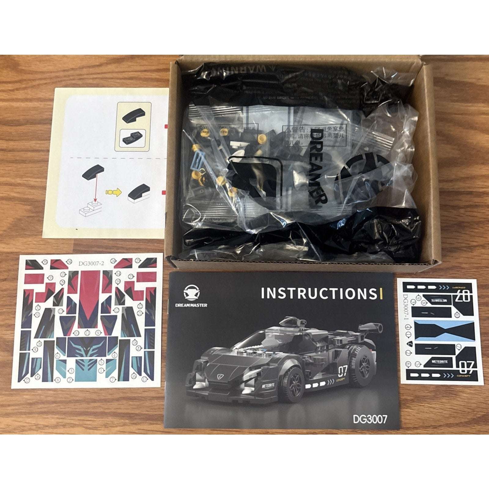 Dream Master Meteorite Black Concept HyperCar Building Blocks Set DG3007 289PCS