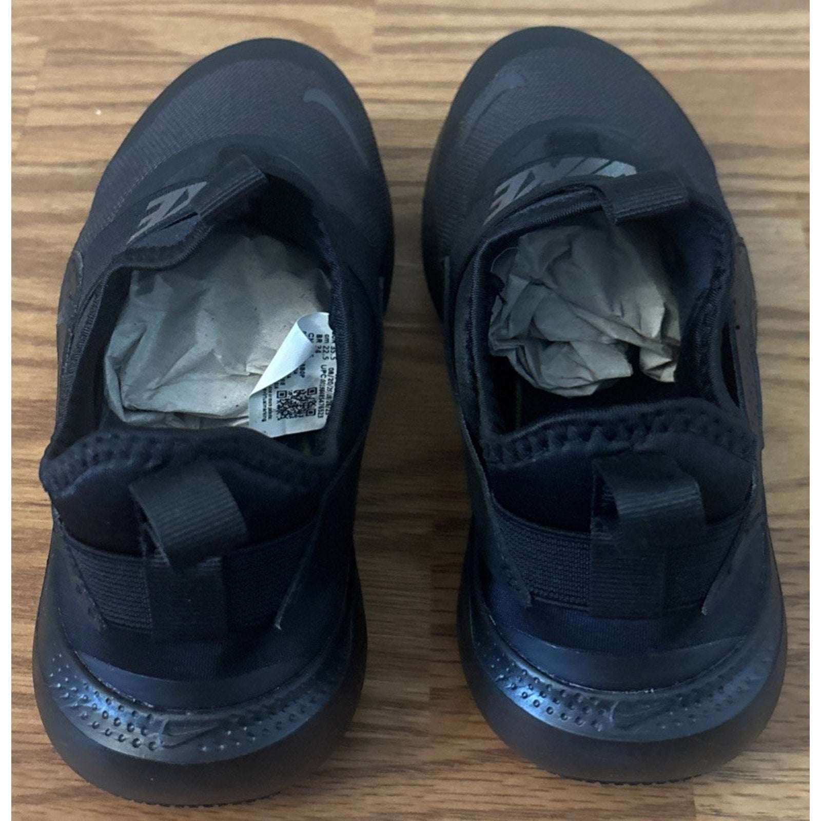 IF2893-001 GRADE SCHOOL NIKE FLEX RUNNER 4 Slip On Black Size 3.5Y GS