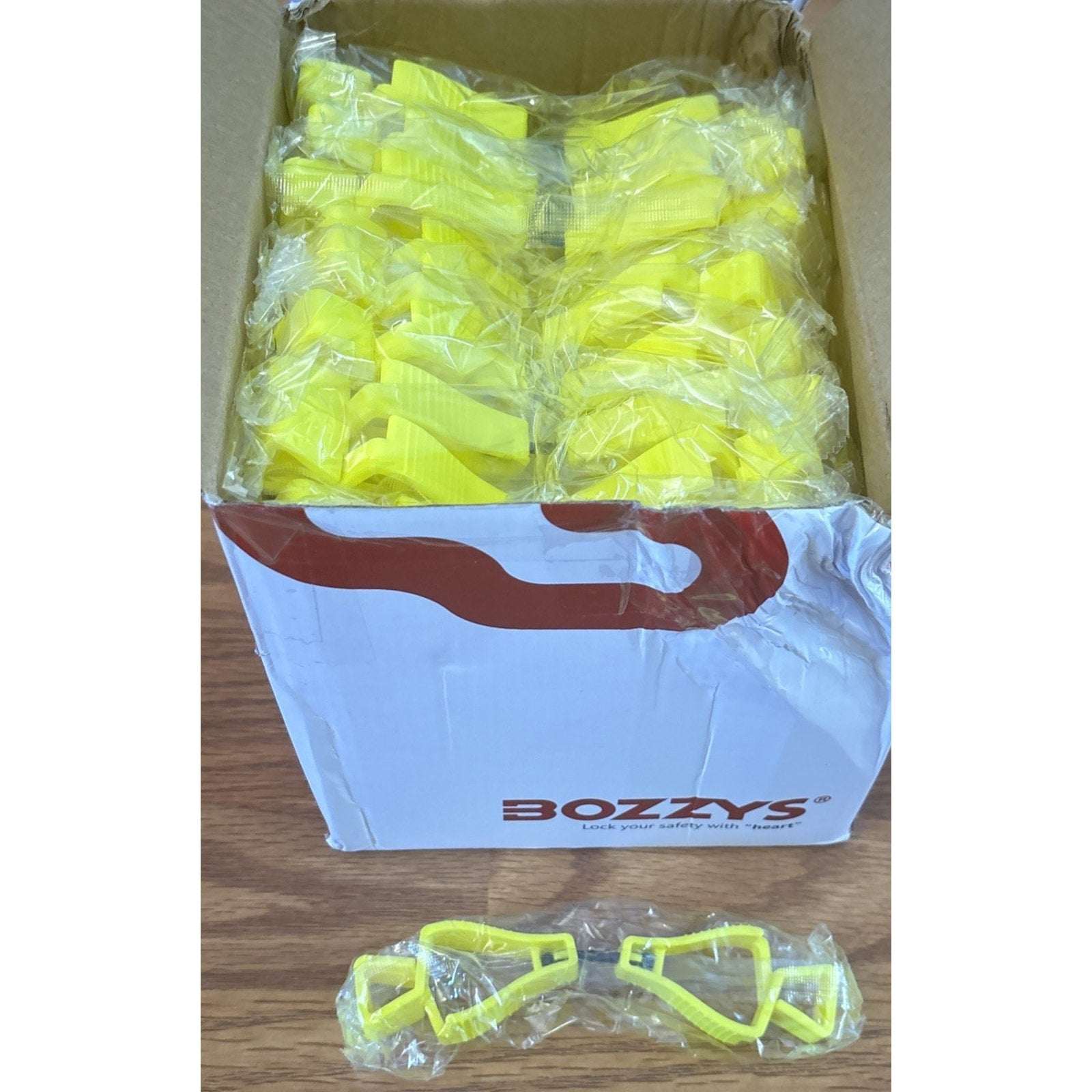 Heavy Duty Work Glove/Hat Clips Holders Belt Attachment 50-Pack Yellow Z-Shaped