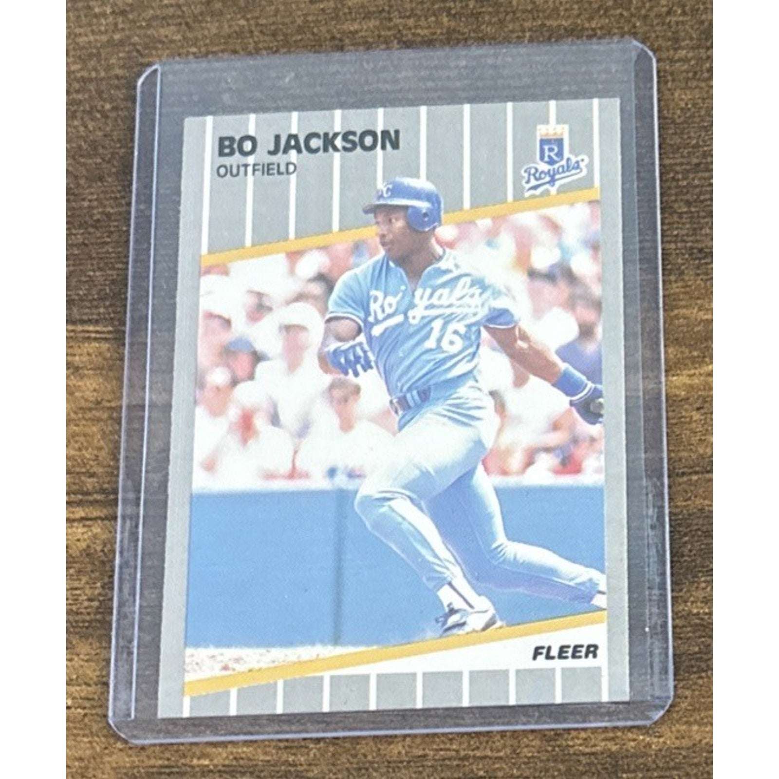 1989 FLEER #285 BO JACKSON - KANSAS CITY ROYALS - Pack to Sleeve - MLB Baseball