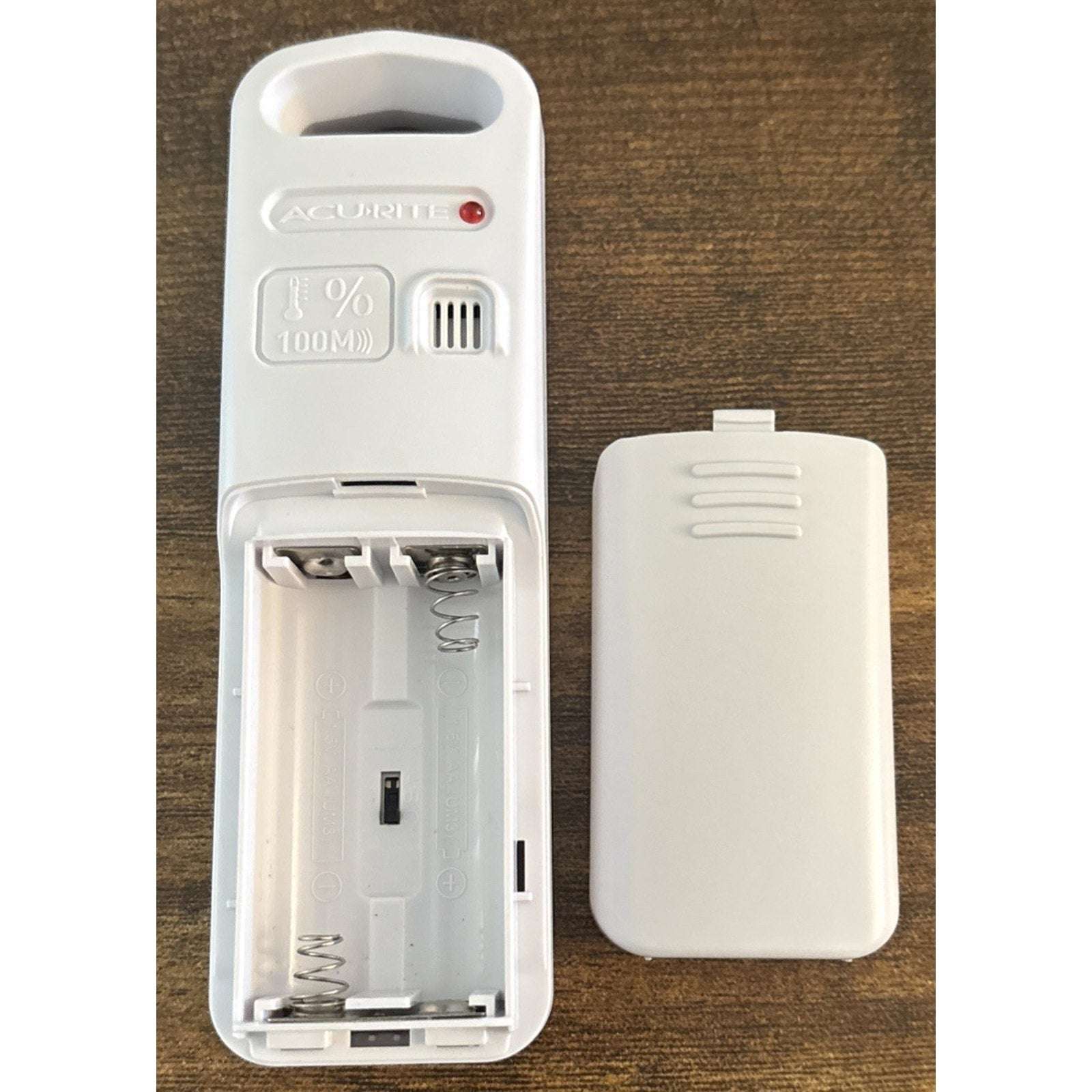 AcuRite Wireless Indoor Outdoor Temperature and Humidity Sensor (06002M) white