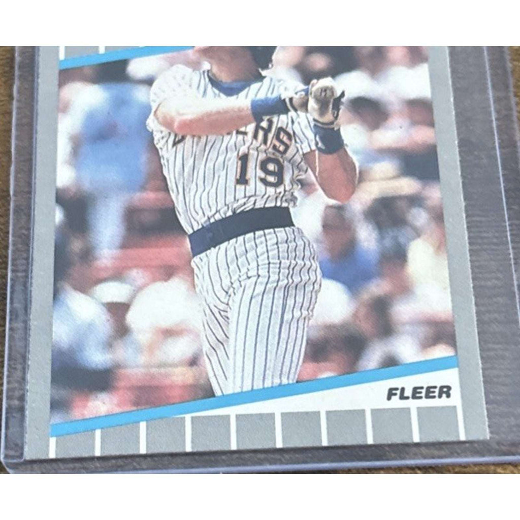 1989 FLEER #200 ROBIN YOUNT - BREWERS - From Pack to Sleeve - MLB Baseball