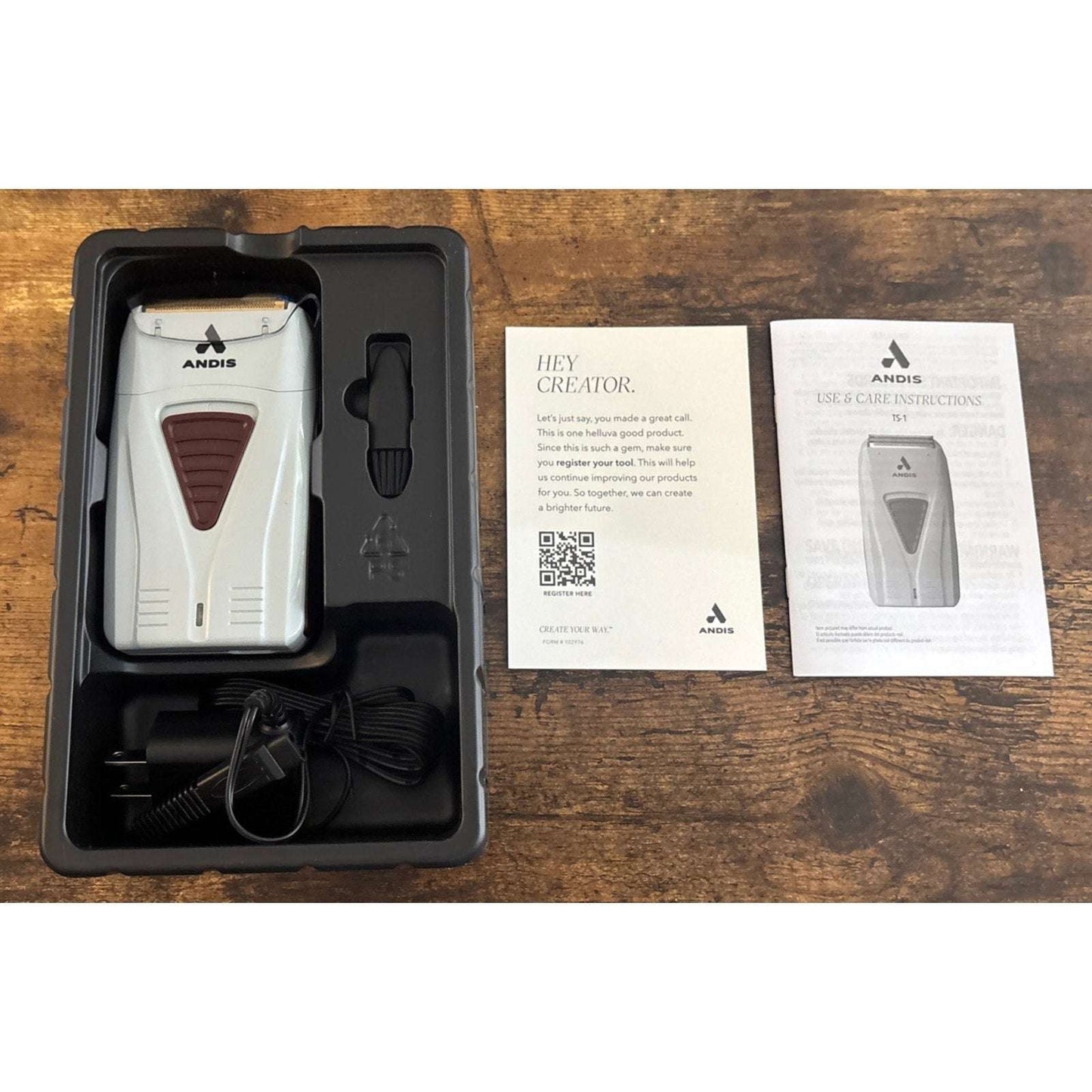 ANDIS TS-1 PROFOIL LITHIUM TITANIUM FOIL SHAVER CORDLESS w/ Charging Cord 17235