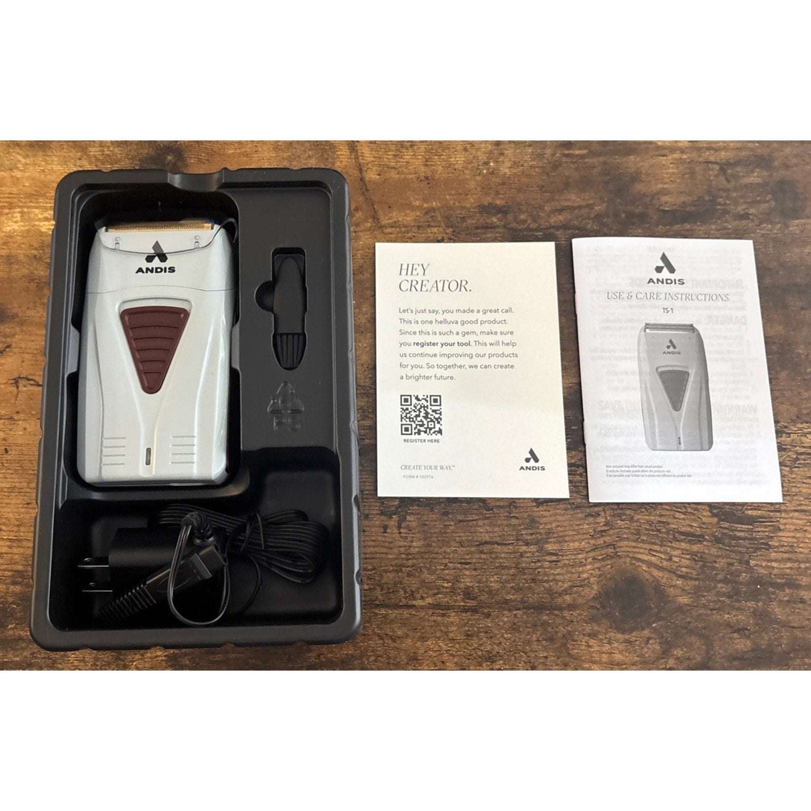 ANDIS TS-1 PROFOIL LITHIUM TITANIUM FOIL SHAVER CORDLESS w/ Charging Cord 17235