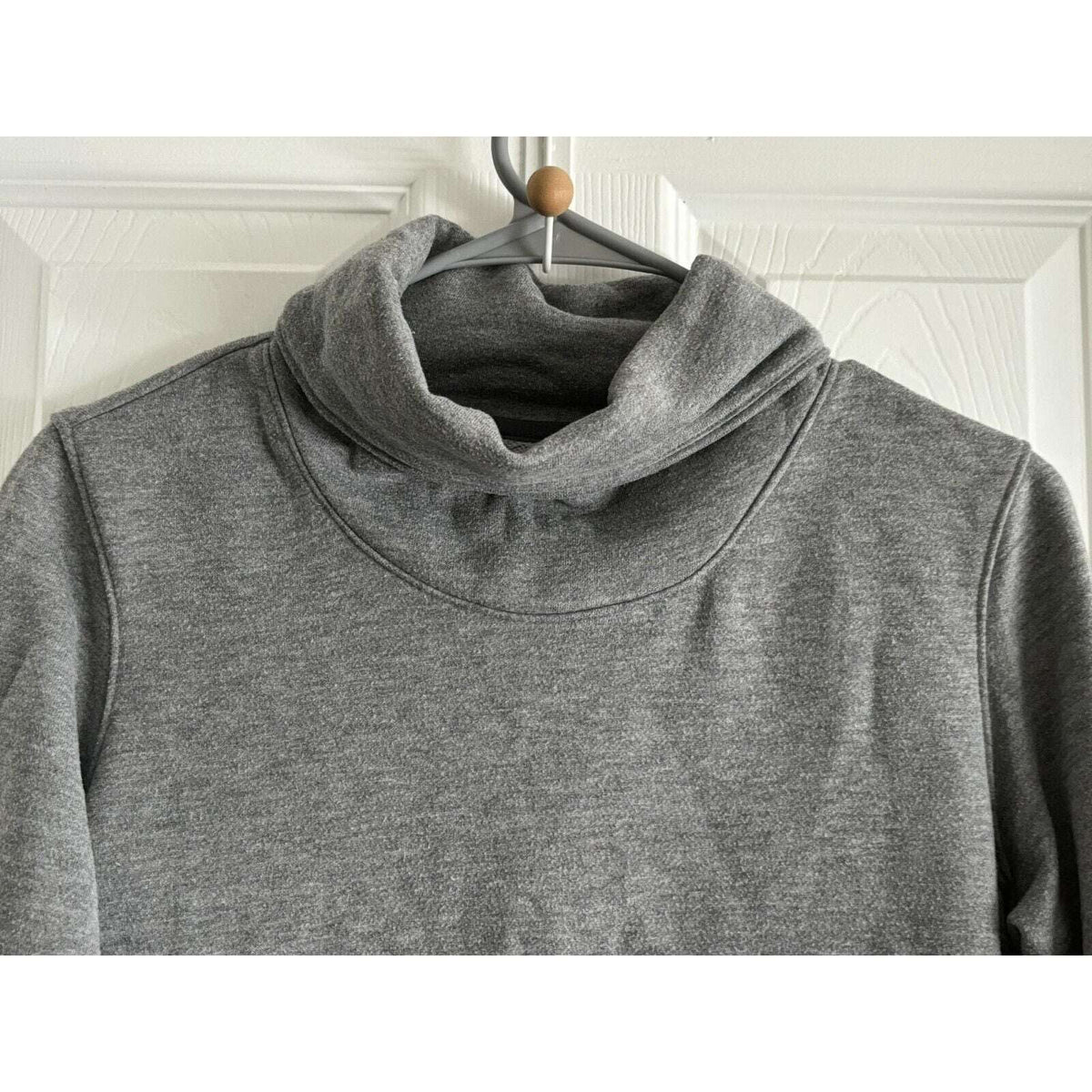 Nike Dri Fit Womens Turtleneck Long Sleeve Sweatshirt Spell Out Logo Gray Size S