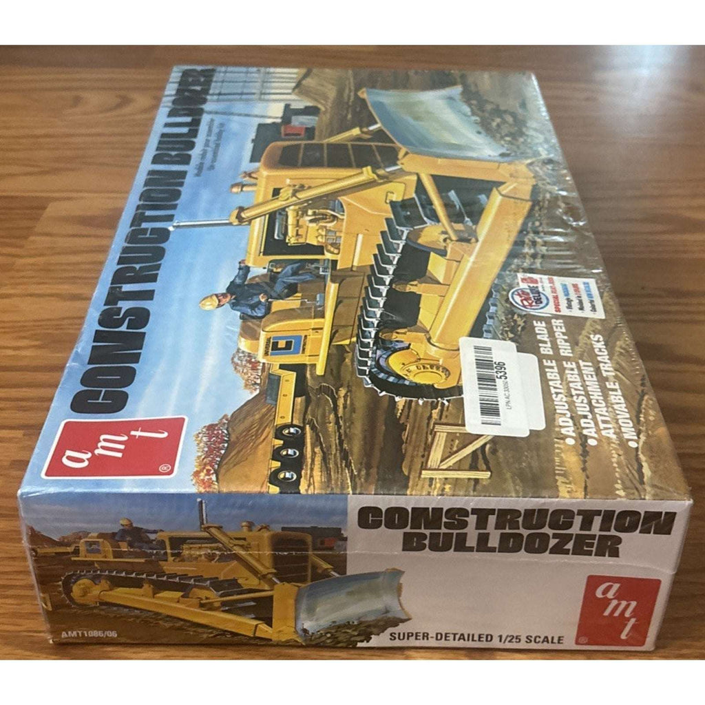 AMT RETRO DELUXE Construction Bulldozer 1:25 Scale Model Kit w/ Special Features