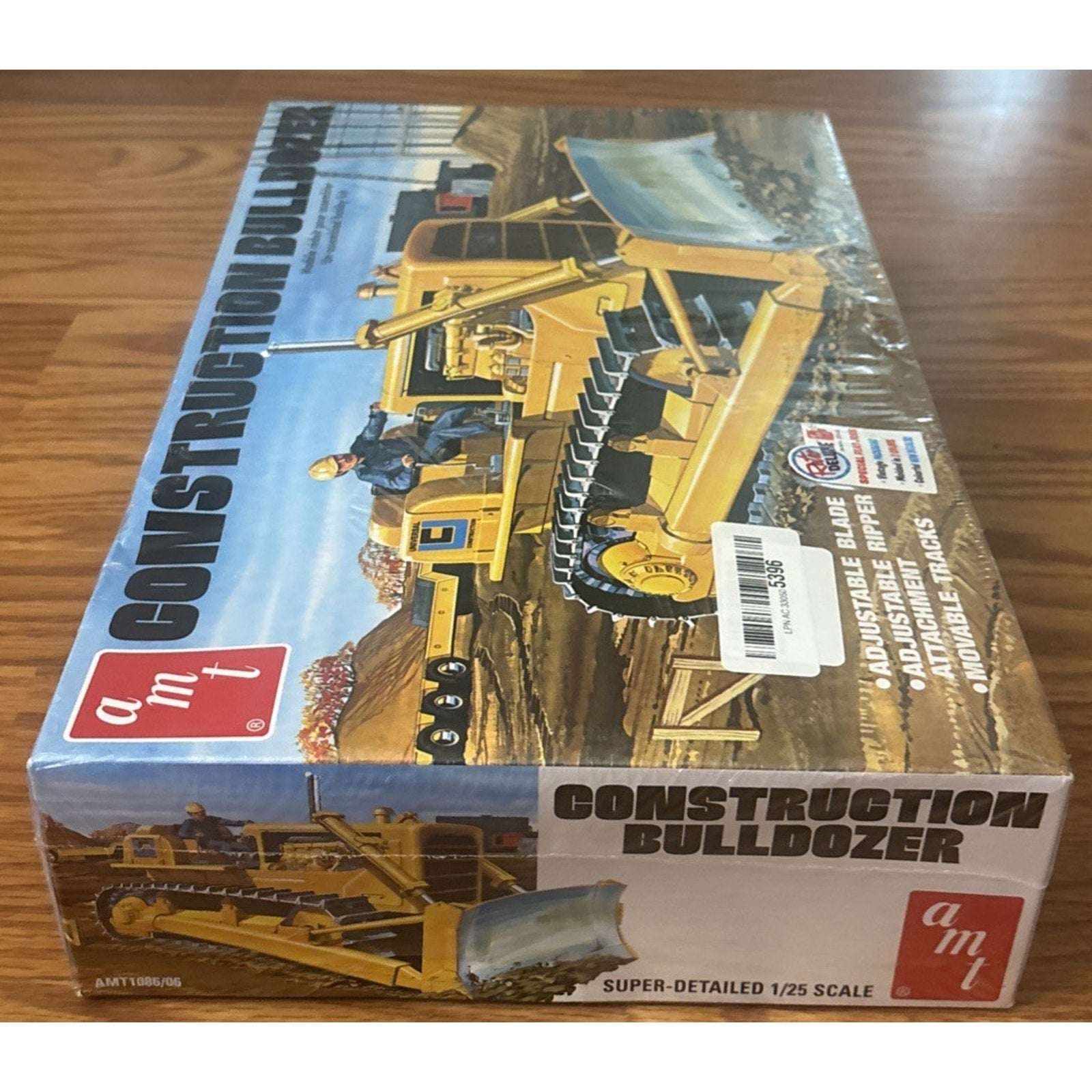 AMT RETRO DELUXE Construction Bulldozer 1:25 Scale Model Kit w/ Special Features