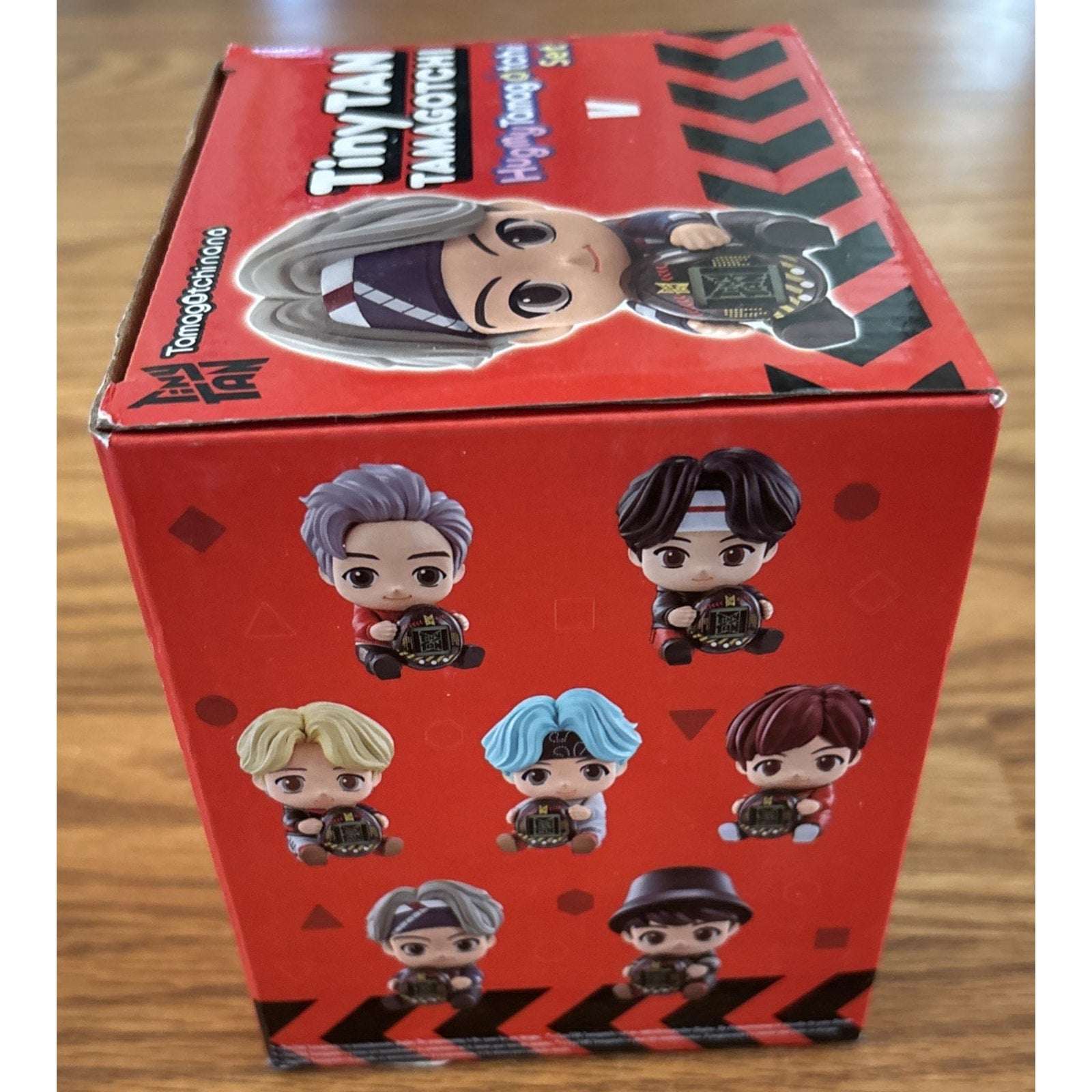 KPOP BTS TinyTAN Hugmy TAMAGOTCHI V Vinyl Figure Set Fan Collectable Toy BANDAI
