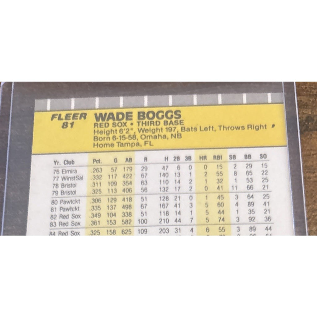 1989 FLEER #81 WADE BOGGS - Boston RED SOX - Pack to Sleeve - MLB Baseball Card