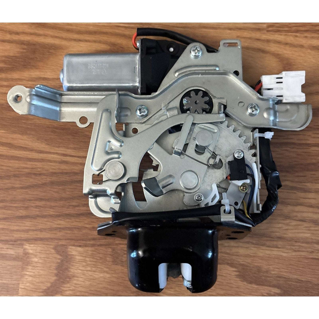 Rear Tailgate Trunk Lock Actuator INFINITI FX35 QX70 & Nissan Rogue 90500-1CA1B