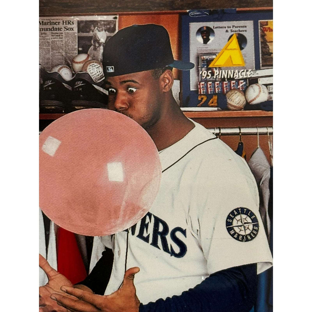 1995 Pinnacle Ken Griffey Jr #128 Seattle Mariners Blowing Bubble Gum Card