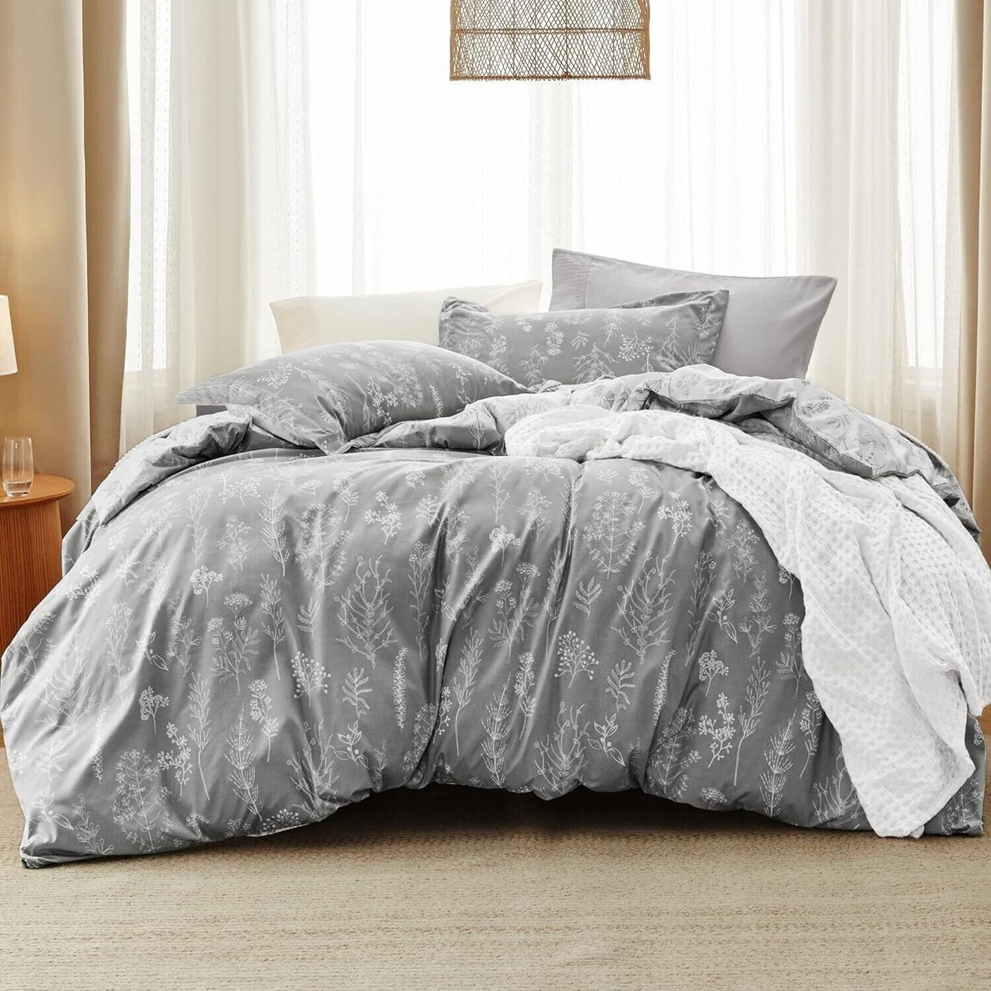 Bedsure Queen Comforter Set - Gray & White Cute Floral Bedding - Reversible