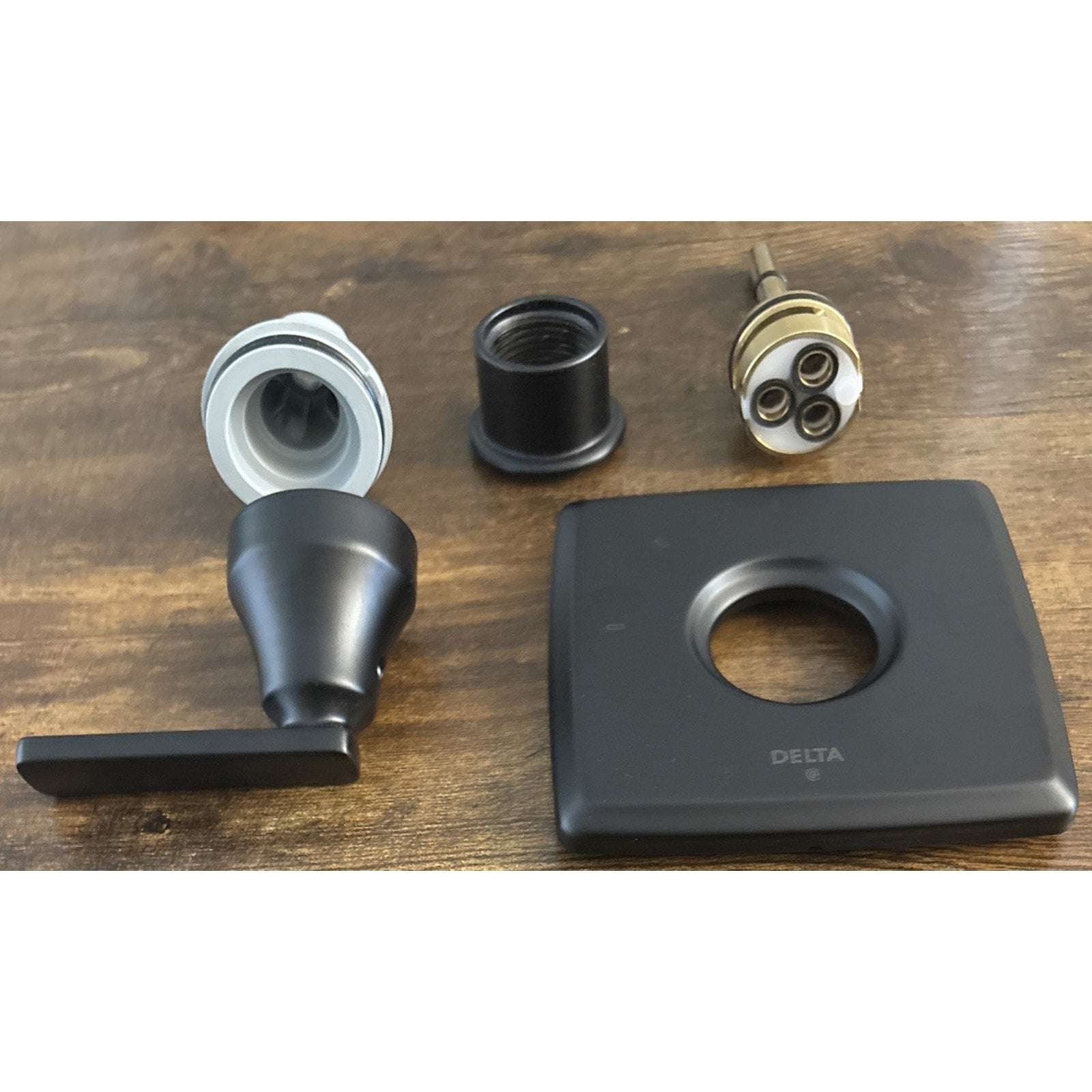 Delta T11864-BL Ashlyn 3-Setting 2-Port Diverter Trim in Matte Black