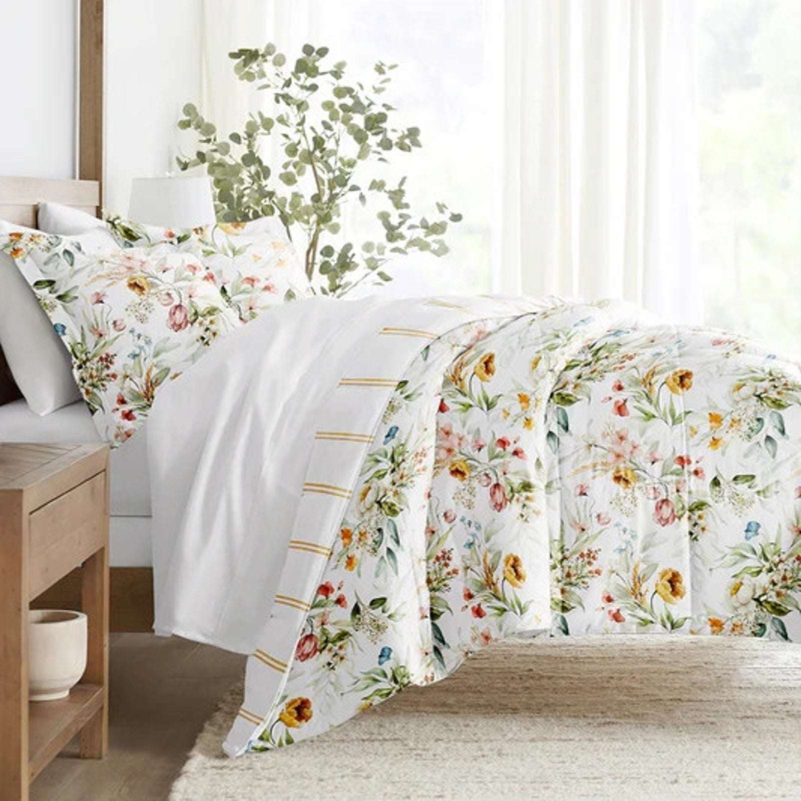 Chintz Floral Stripe Reversible All Season Down-Alternative Queen Comforter Set