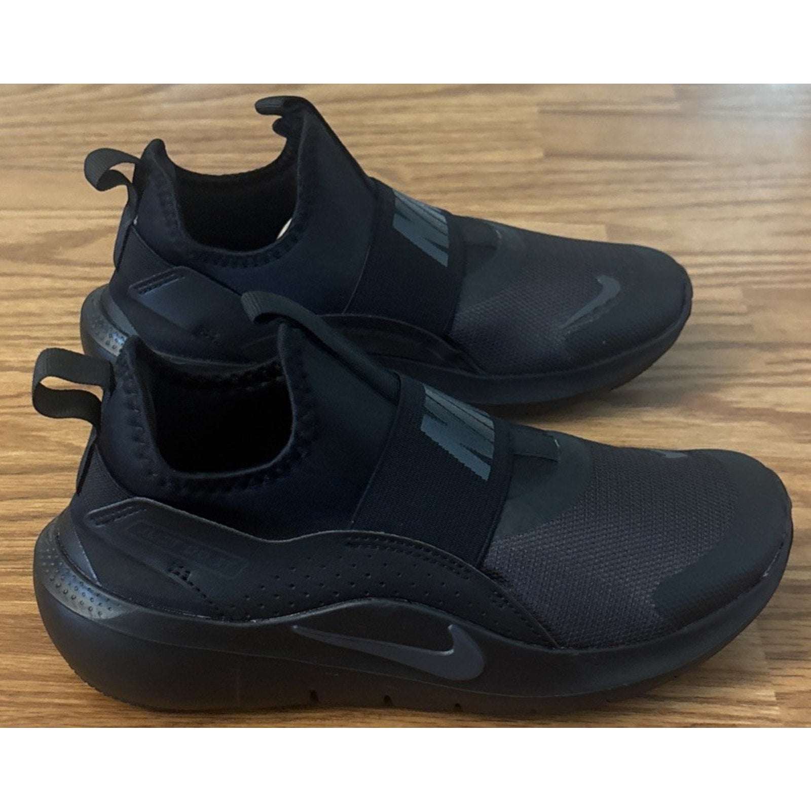IF2893-001 GRADE SCHOOL NIKE FLEX RUNNER 4 Slip On Black Size 3.5Y GS