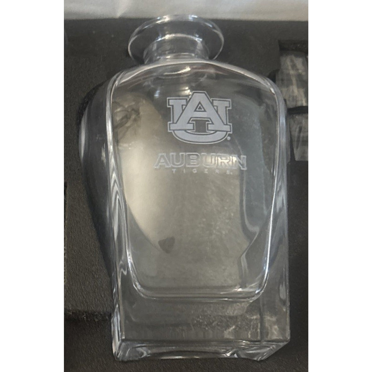 AUBURN TIGERS NCAA 750ml Whiskey Decanter & 2 Glass Set w/ Stones & Leather Case