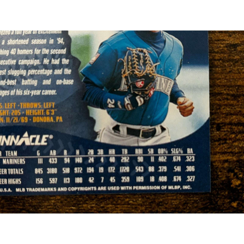 1995 Pinnacle Ken Griffey Jr #128 Seattle Mariners Blowing Bubble Gum Card