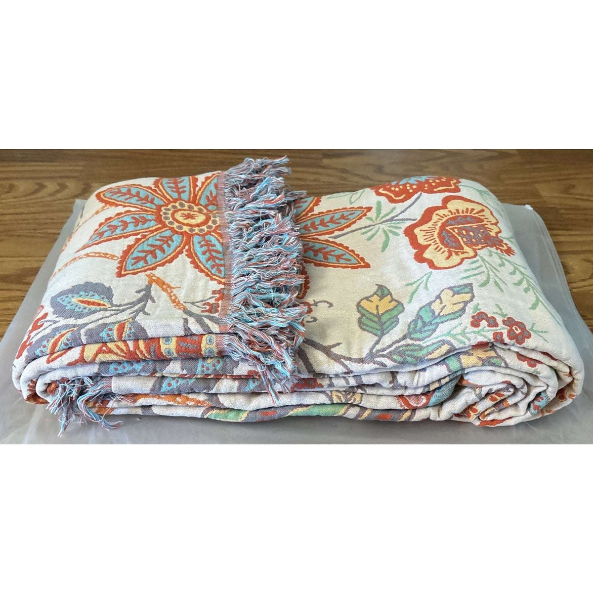 Casa & Beyond Cotton Floral Boho Reversible Blanket 91" x 98" + 4 Pillow Shams