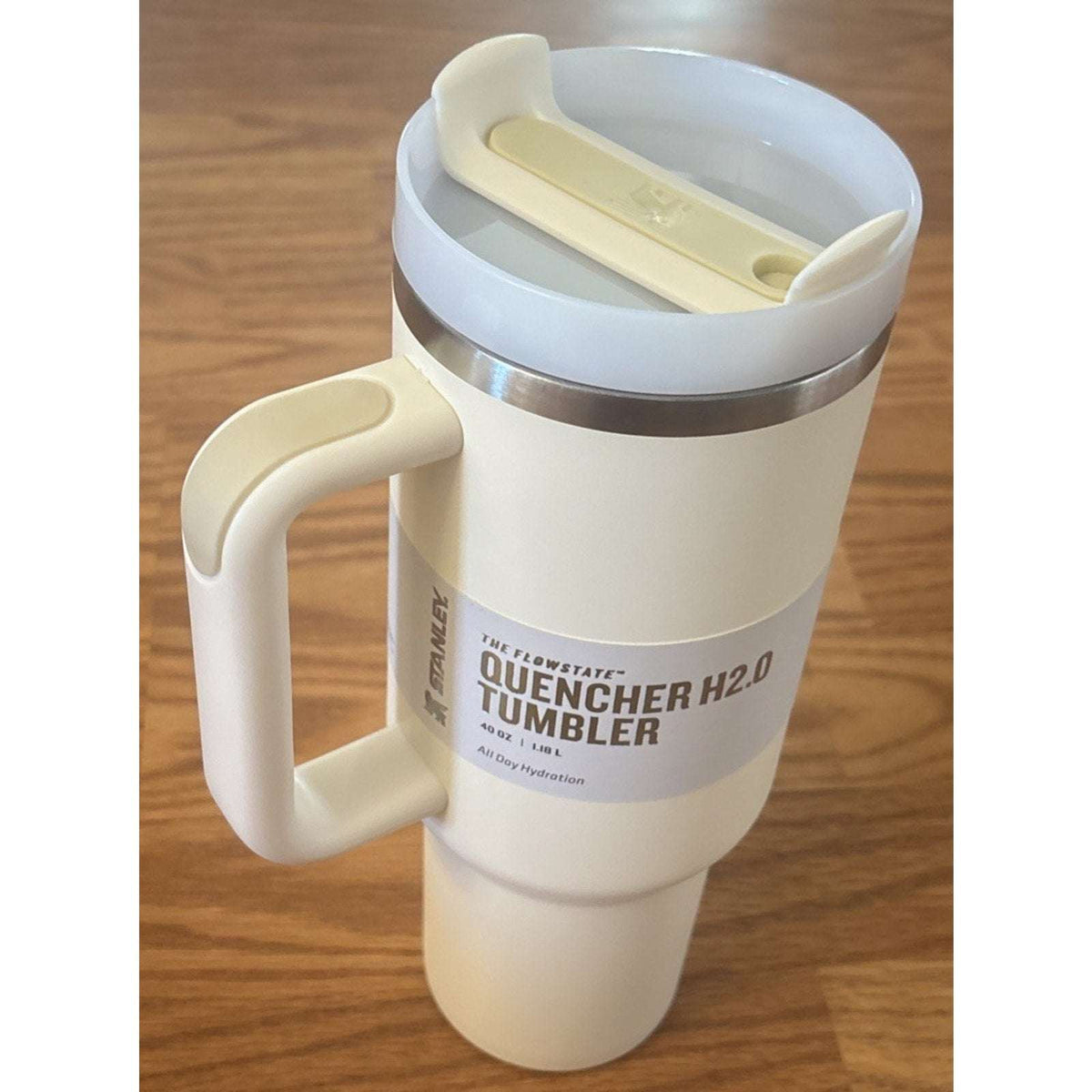 NEW Stanley Cup 40oz The Flowstate Tumbler Quencher H2.0 Cream w/ 3 Position Lid