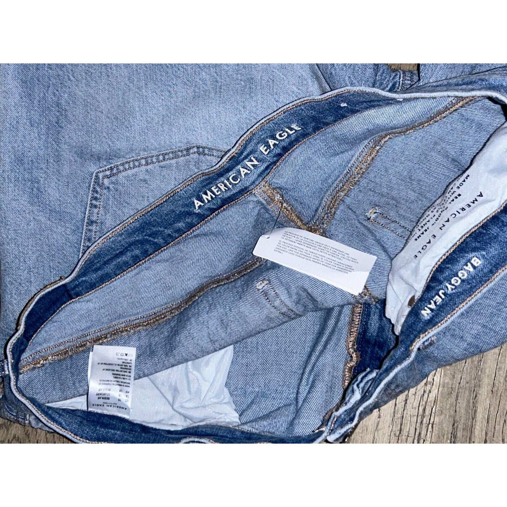 AMERICAN EAGLE BAGGY Jean High Rise Distressed Light Wash Jeans Size 18 NEW