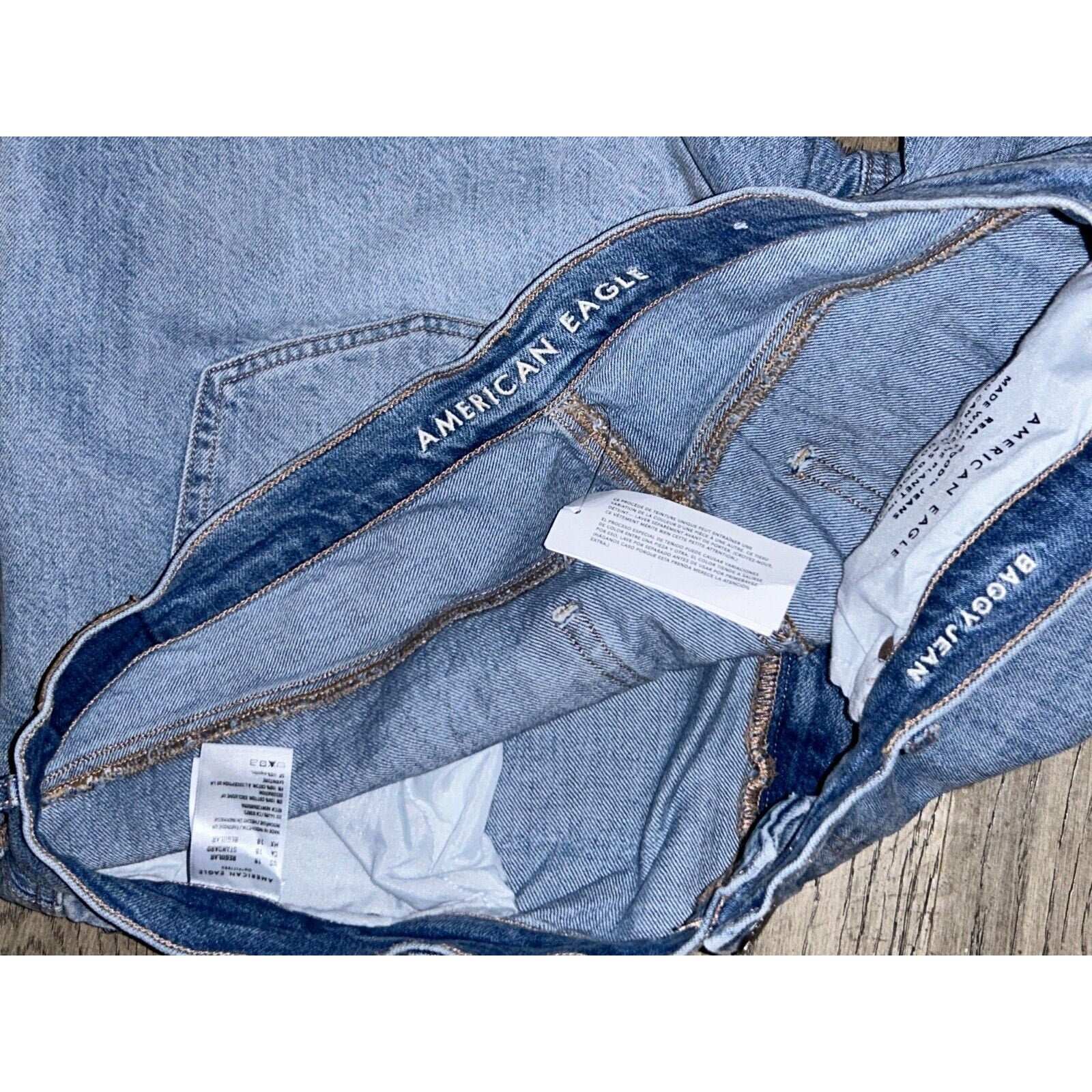 AMERICAN EAGLE BAGGY Jean High Rise Distressed Light Wash Jeans Size 18 NEW