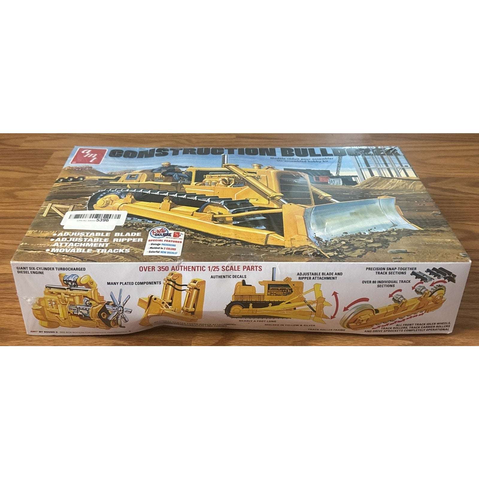 AMT RETRO DELUXE Construction Bulldozer 1:25 Scale Model Kit w/ Special Features