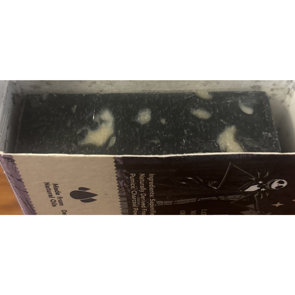 Dr. Squatch Skellington’s Suds & Hot Choccy Limited Edition Men’s Natural Soap
