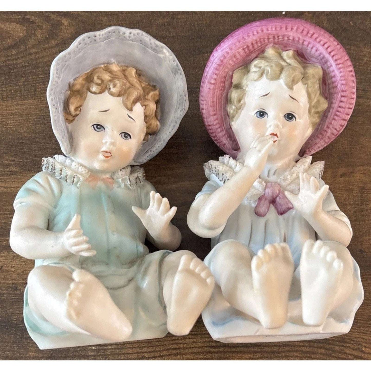 Vintage Arnart BISQUE PORCELAIN PIANO BABIES FIGURINES BOY & GIRL HAND PAINTED