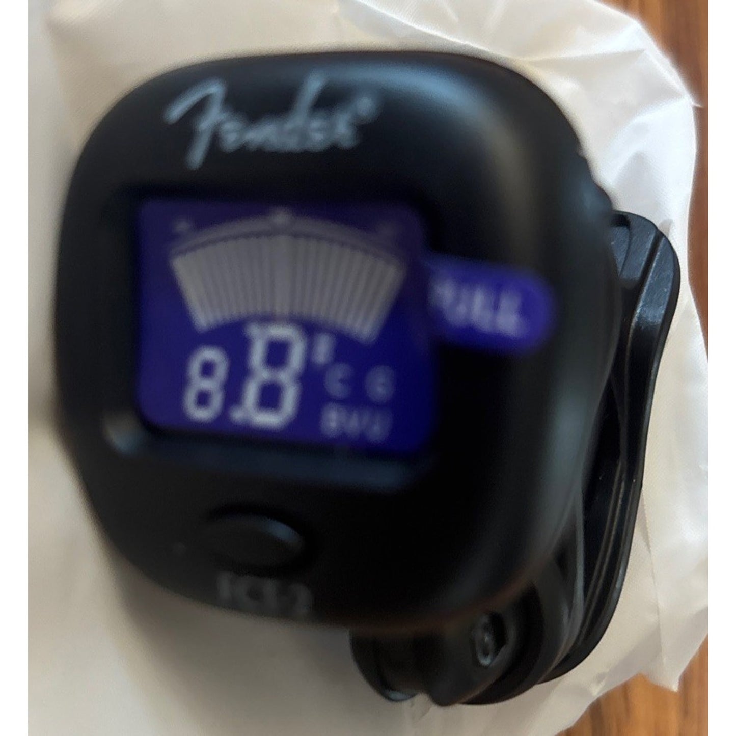 NEW Fender FCT-2 Clip-on Guitar Tuner LCD Display Vibration Sensor Dual-hinge