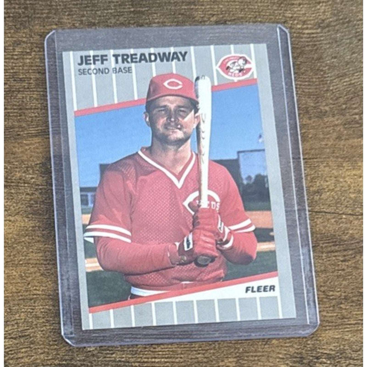 1989 FLEER #173 JEFF TREADWAY - Cincinnati REDS - Pack to Sleeve - MLB Baseball
