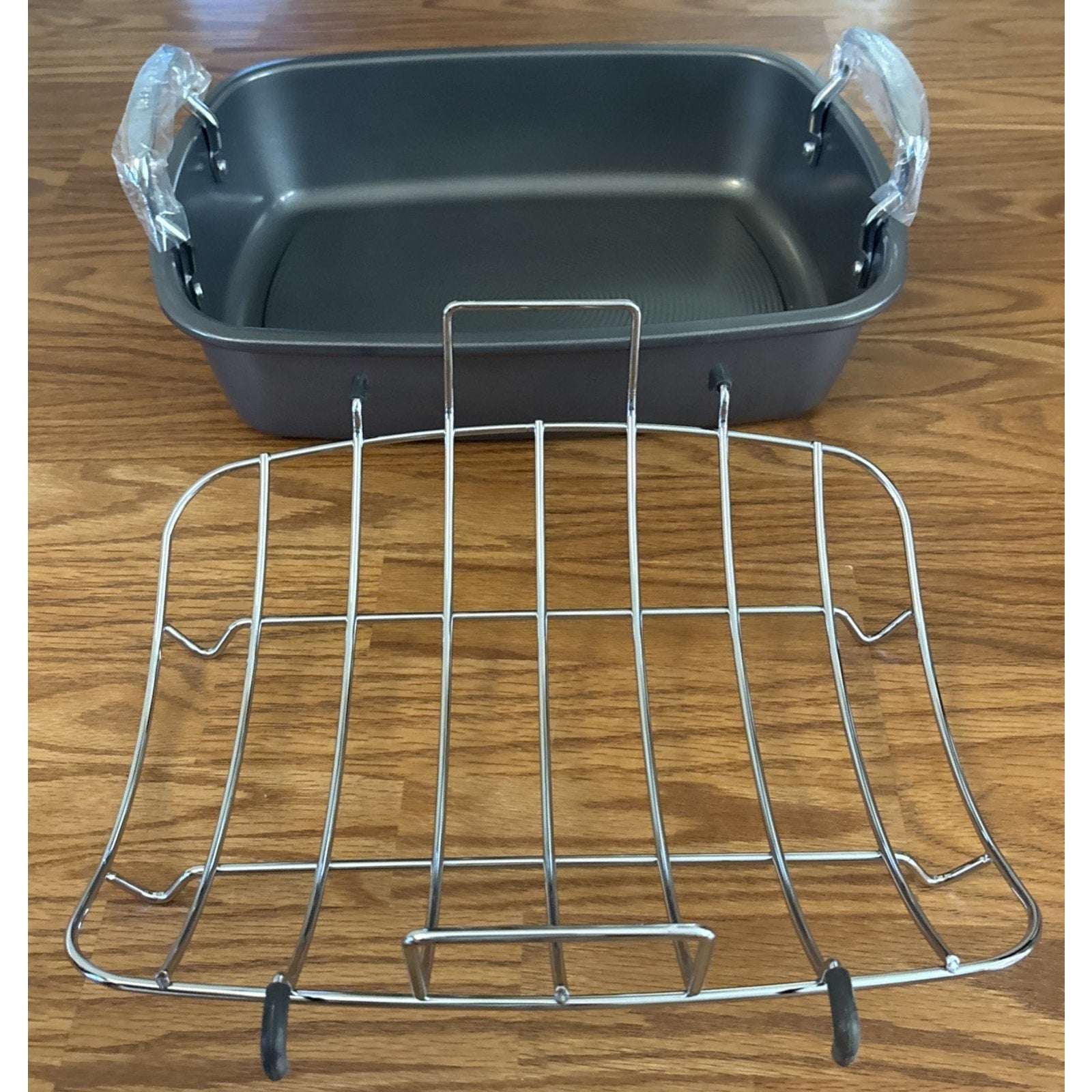 Circulon Nonstick Roasting Pan / Roaster w/ Rack - 17 Inch x 13 Inch 24lbs Gray