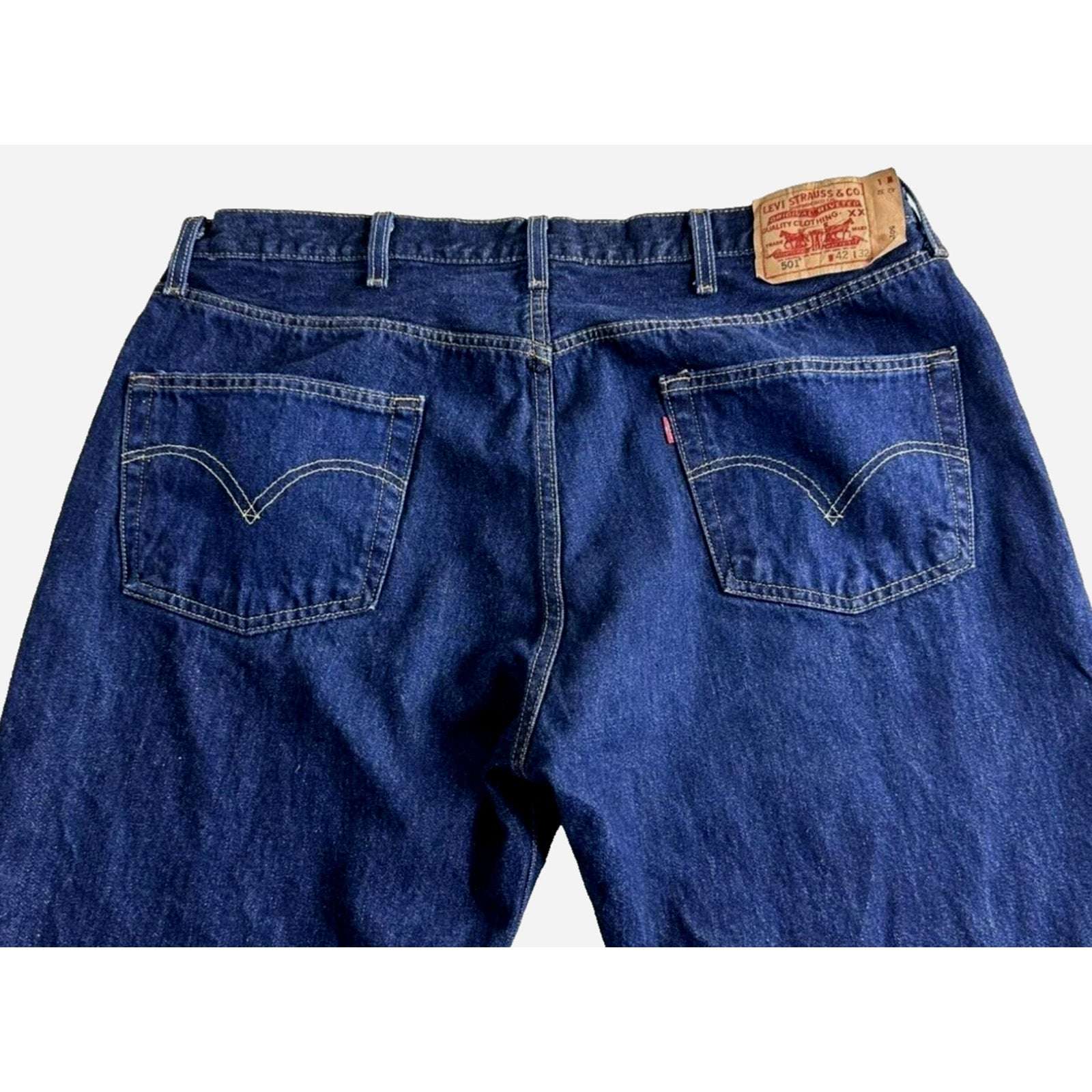 501 Levi's Straight Leg Button Fly Jeans Men's Size 42 x 32 Medium Wash Blue