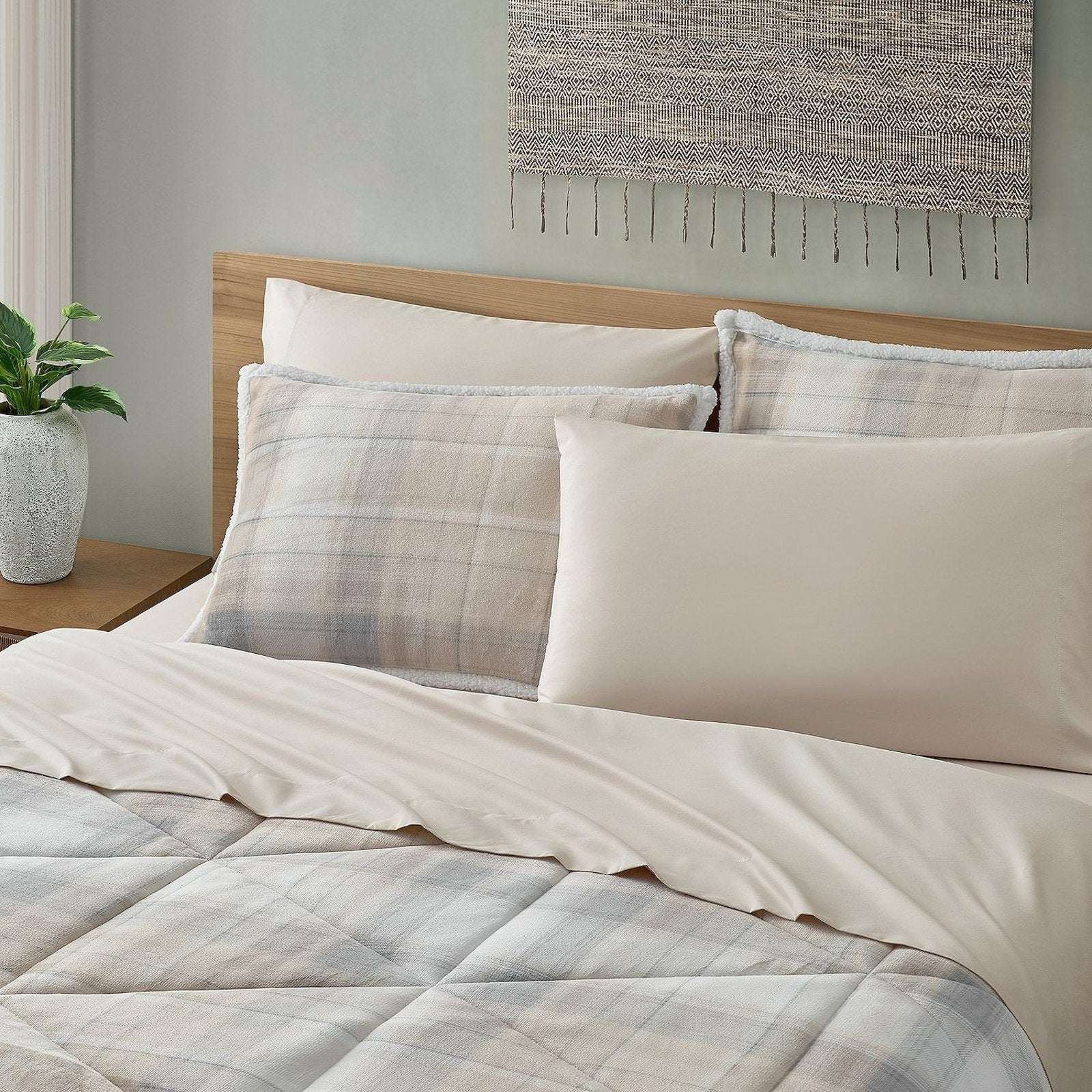 BEARPAW Serene All Season Comfort Queen Size Deep Pocket Sheet Set in Stucco
