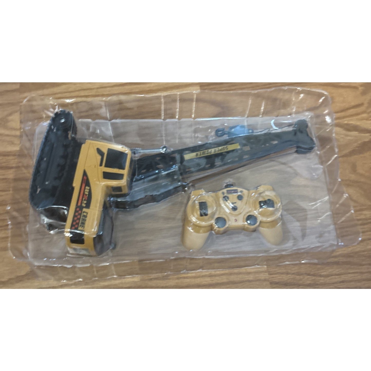 690-D1 Remote Control RC Die Cast Metal Crane 8-Channel Lights Music 360° Rotate