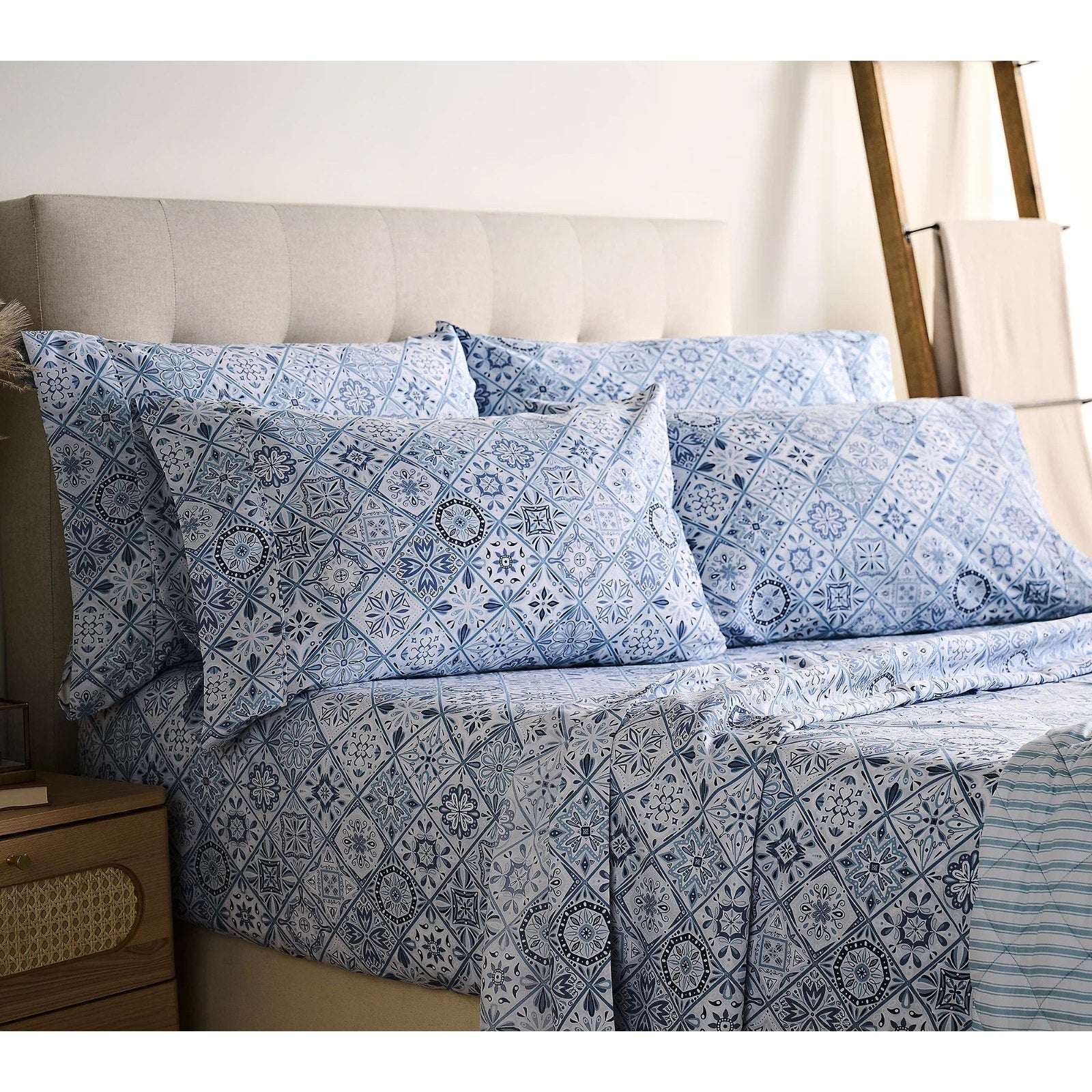 2 Complete Home Reflections Double Brushed Queen Sheet Sets +Extra Cases - Blue