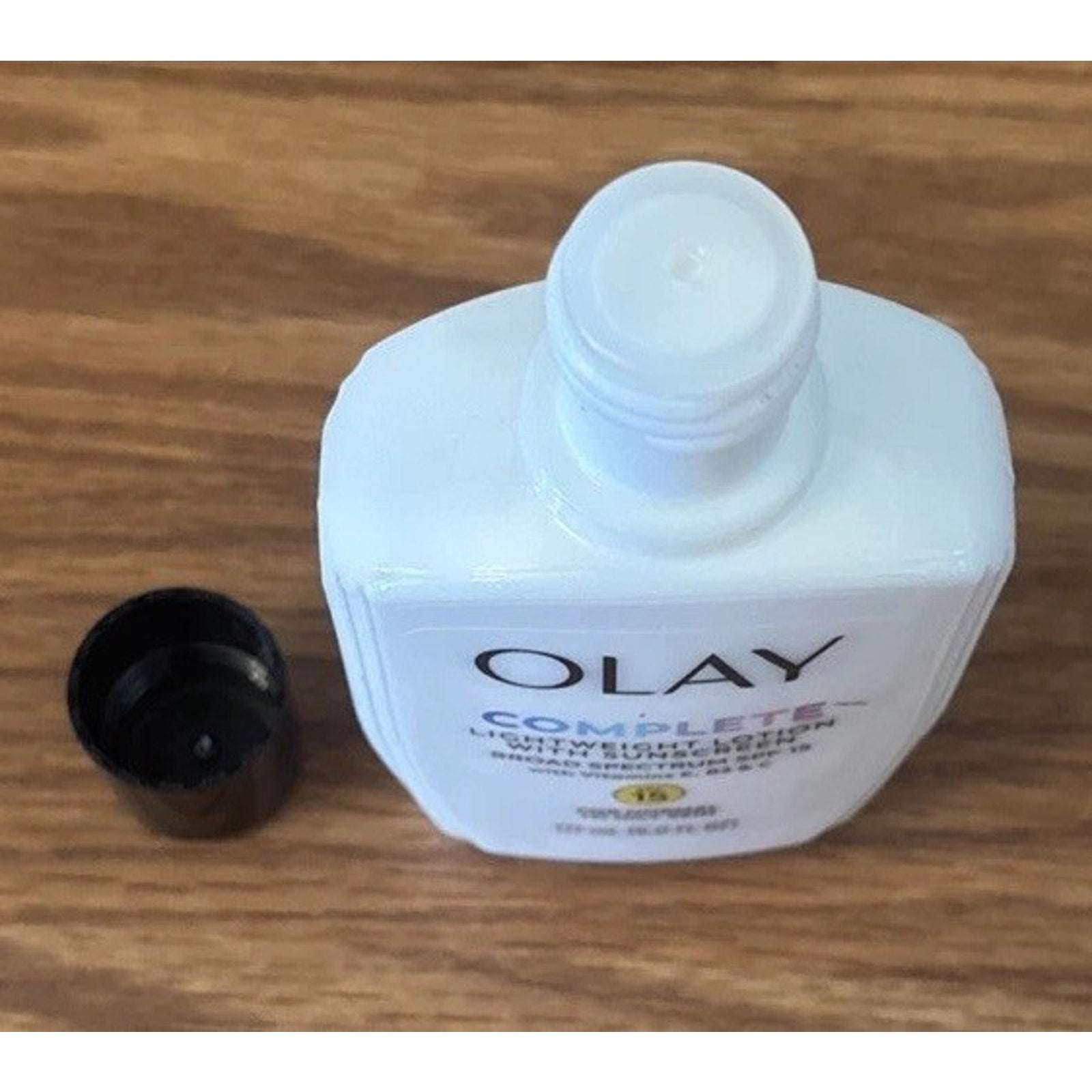 Olay COMPLETE Lightweight 24hr Moisturizer SPF 15 Normal to Oily Skin 6oz 07/27