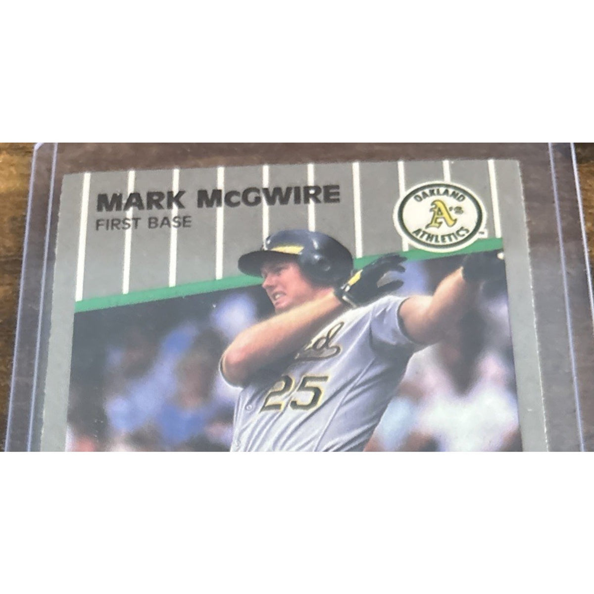 1989 FLEER #17 MARK McGWIRE - Oakland A's - Pack to Sleeve - MLB Baseball Card