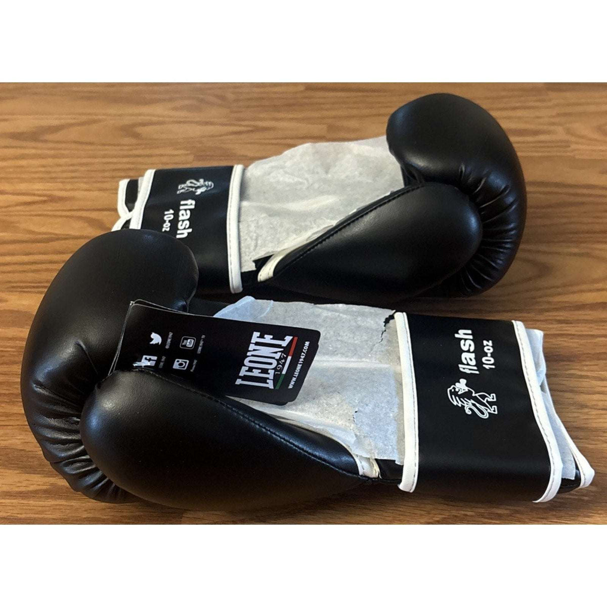 LEONE 1947 10oz Flash Training/Bag Gloves for Bag Work Fitness MMA GN083 Black