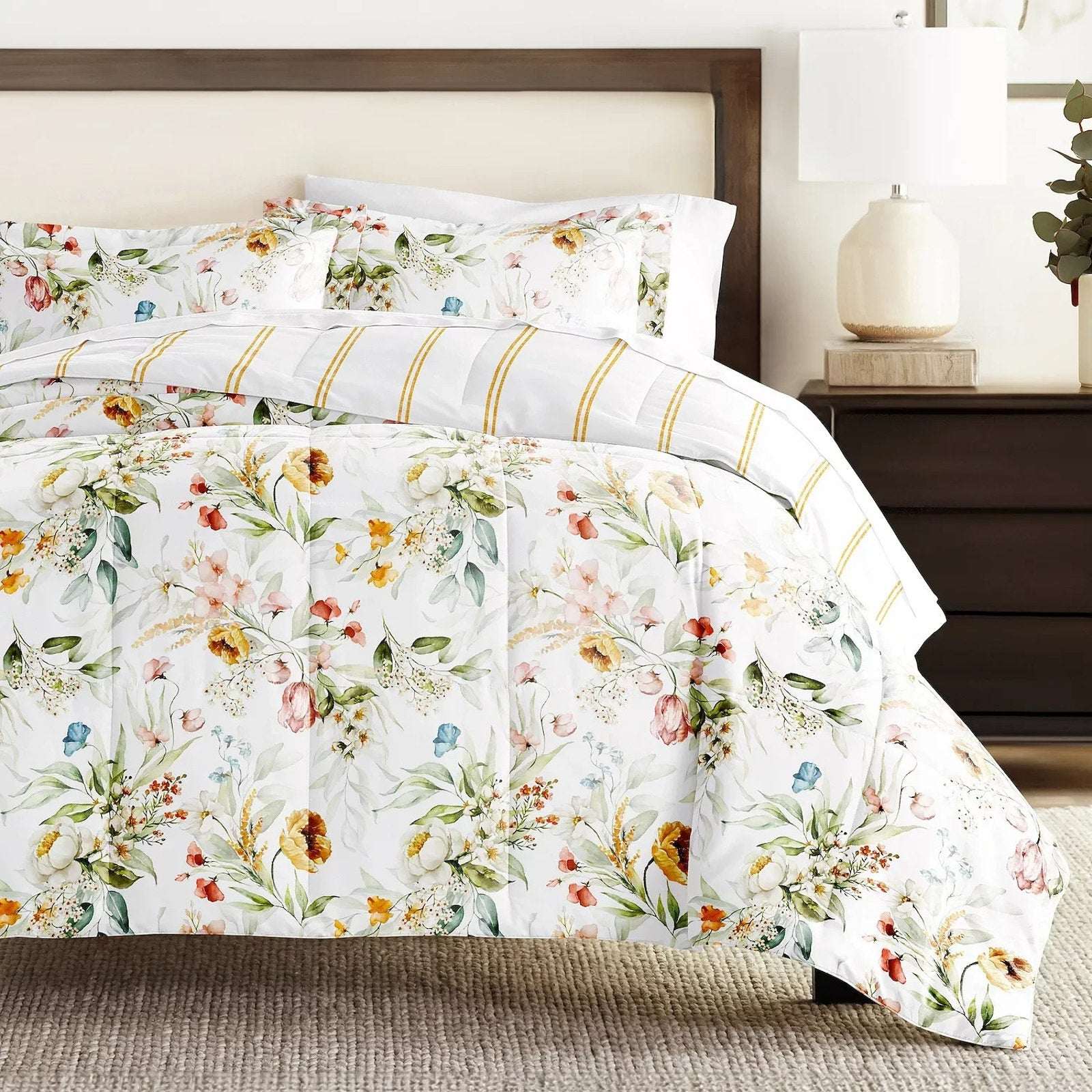 Chintz Floral Stripe Reversible All Season Down-Alternative Queen Comforter Set