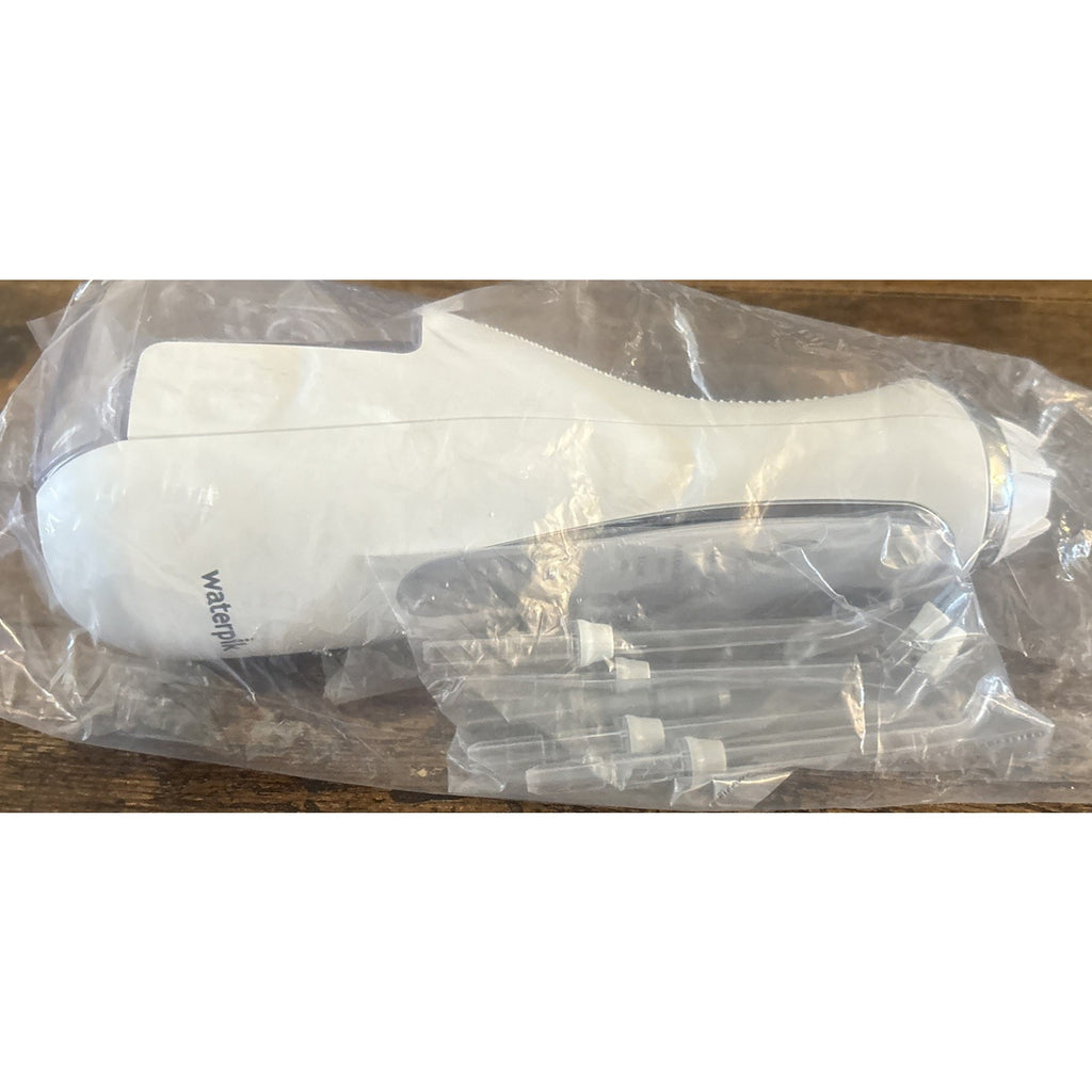 Waterpik Cordless Advanced 2.0 Water Flosser WHITE Rechargeable - WP580CD NEW