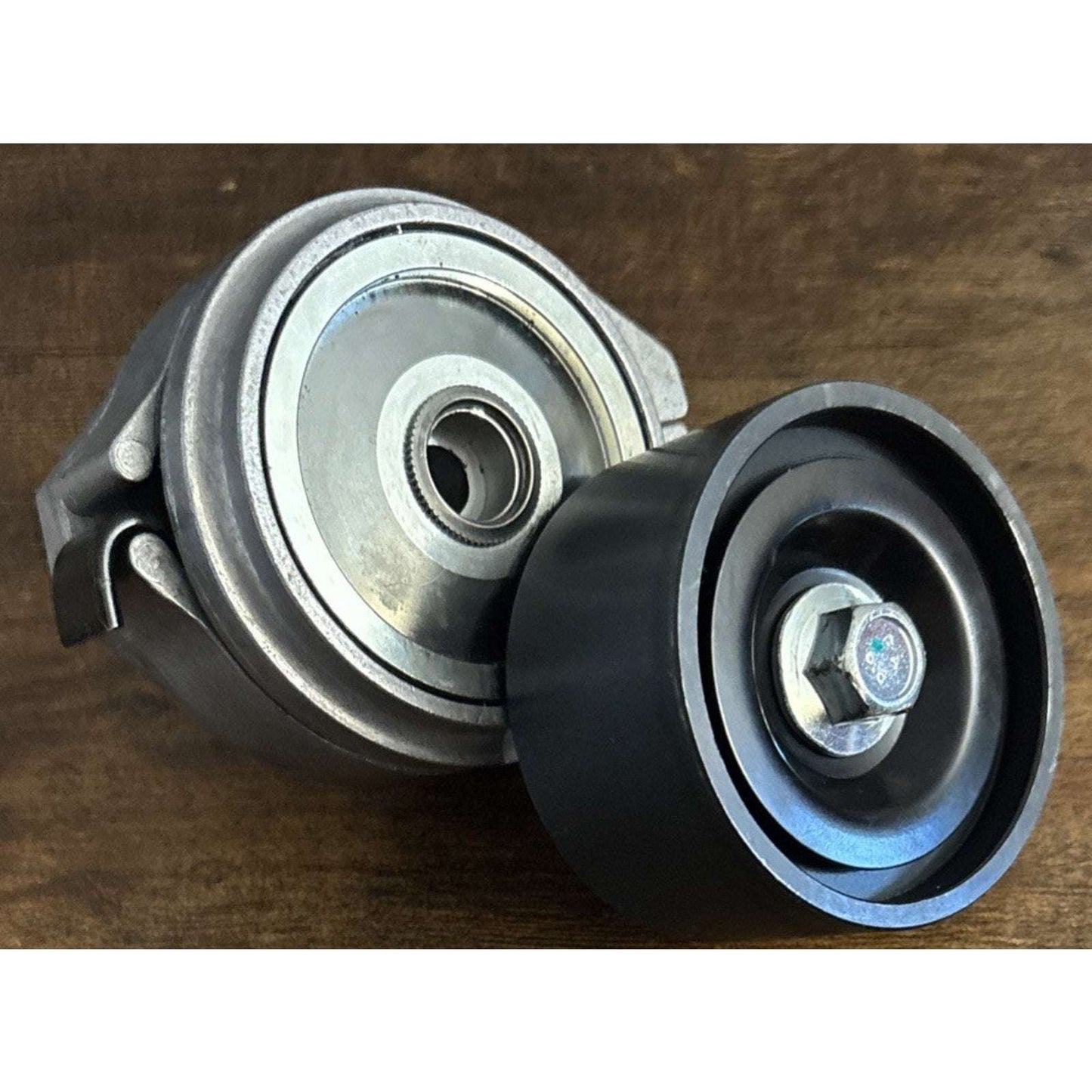 Drive Belt Tensioner Pulley 3690067 for Cummins ISX Series 3104149 2891940