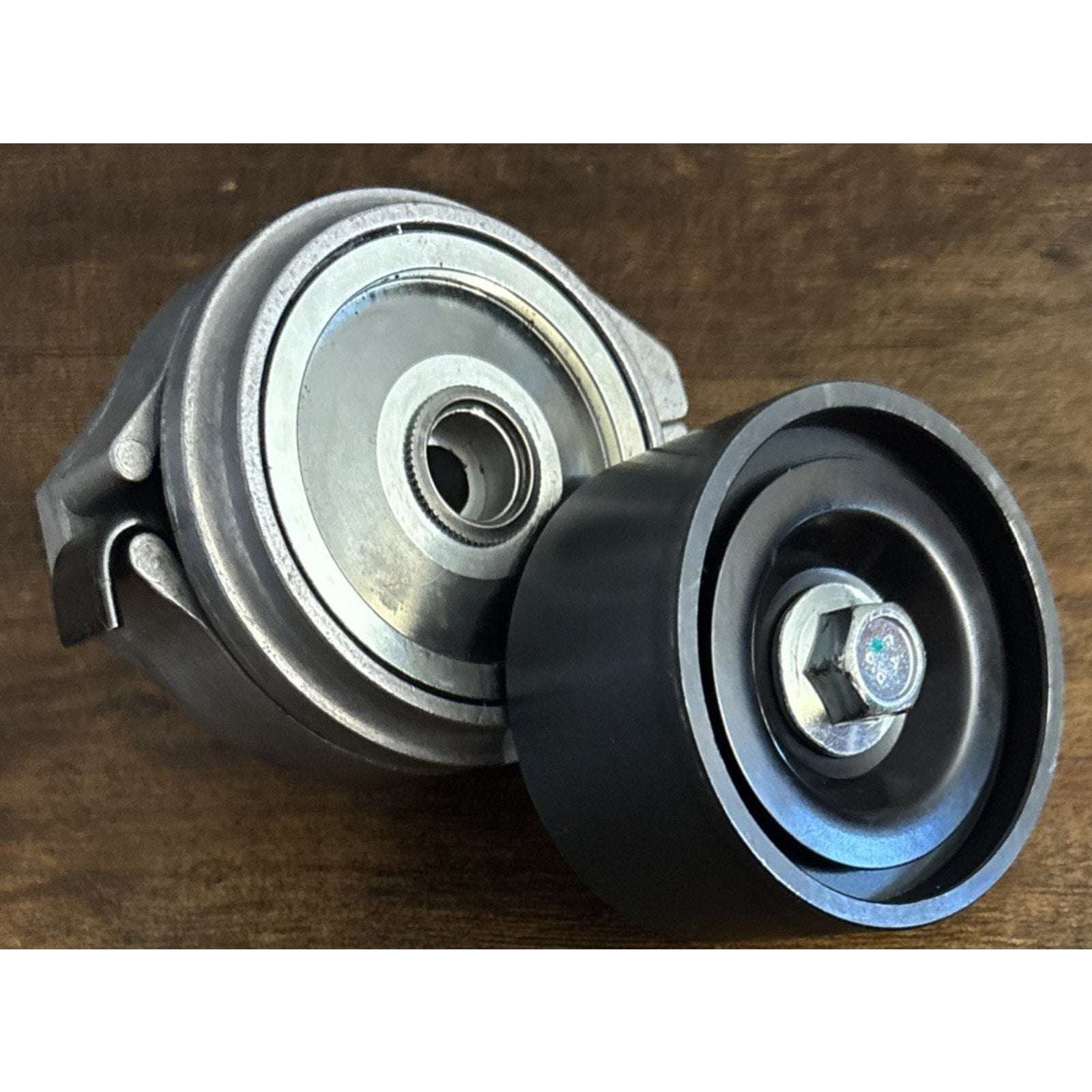 Drive Belt Tensioner Pulley 3690067 for Cummins ISX Series 3104149 2891940