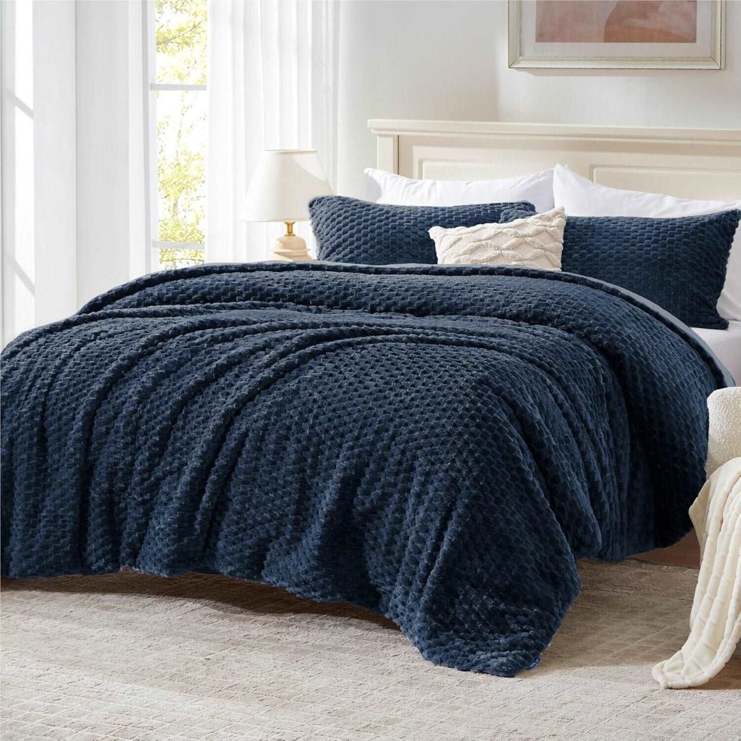 BEDELITE Fluffy Queen Size Comforter & 2 x Pillow Sham Set Navy Blue Fleece Soft