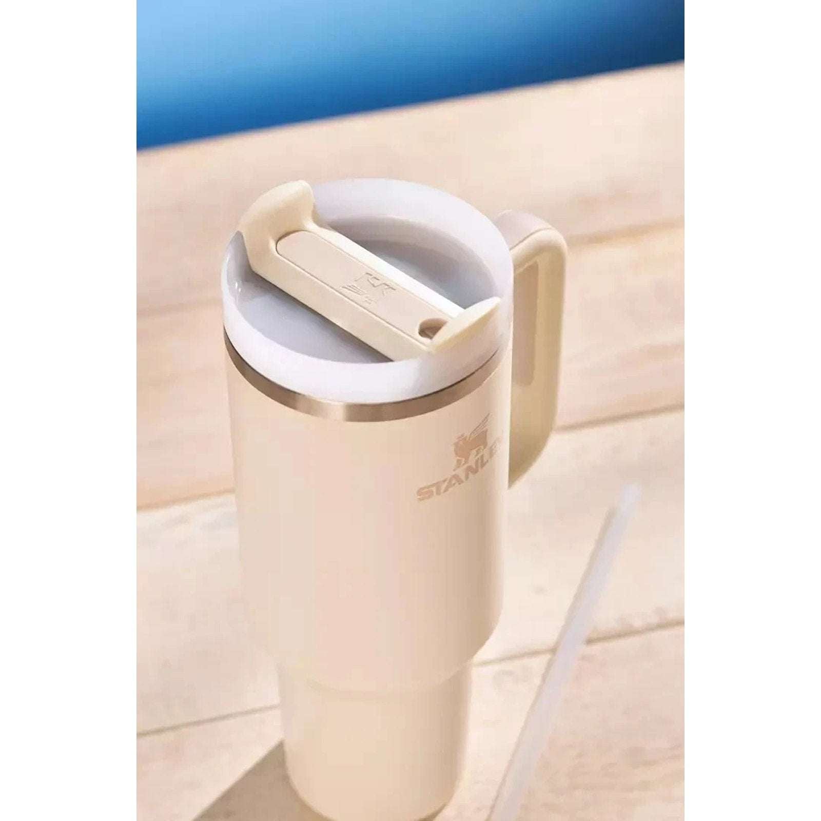 NEW Stanley Cup 40oz The Flowstate Tumbler Quencher H2.0 Cream w/ 3 Position Lid