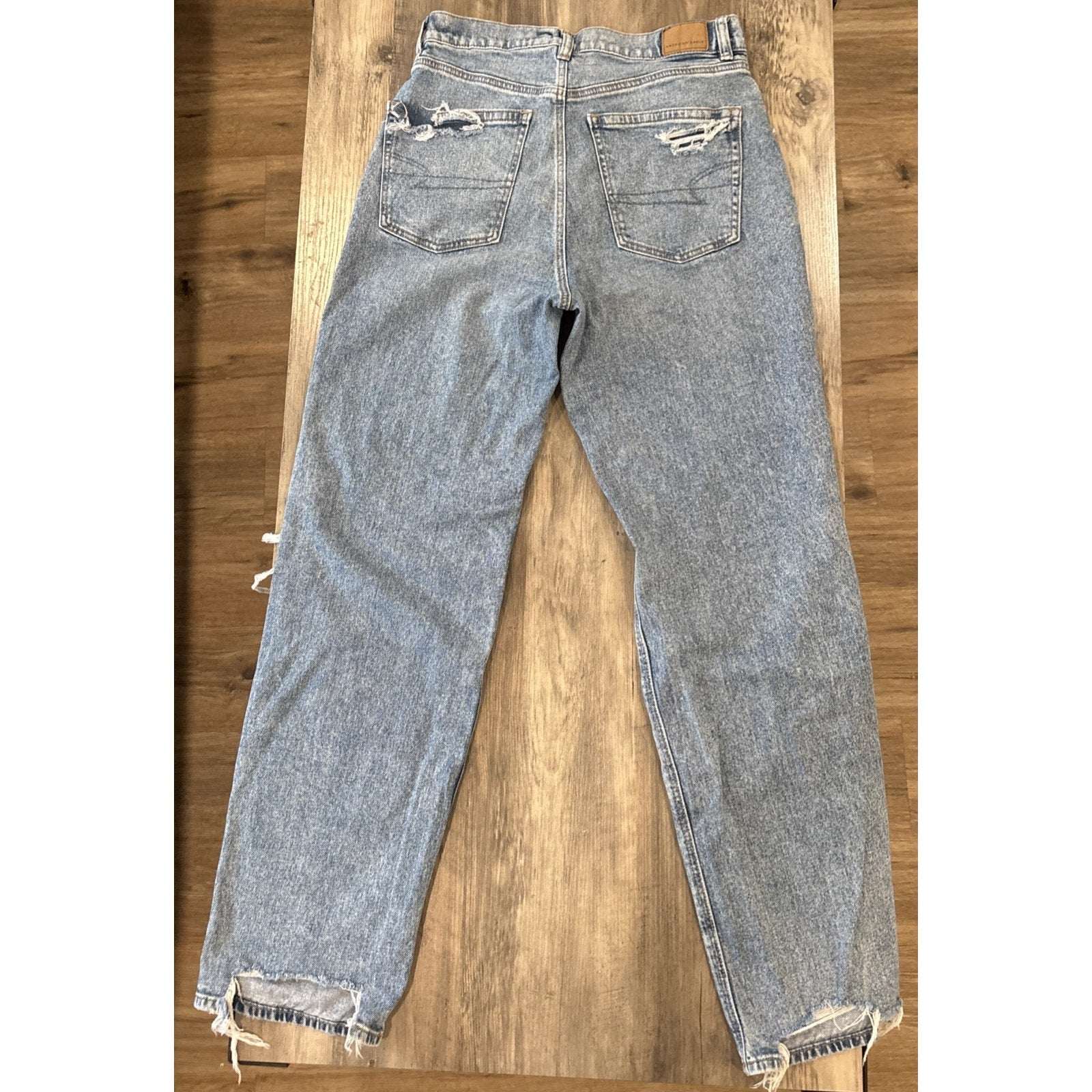 AE American Eagle Strigid Ripped Highest Waist Baggy Straight Jeans Size 8