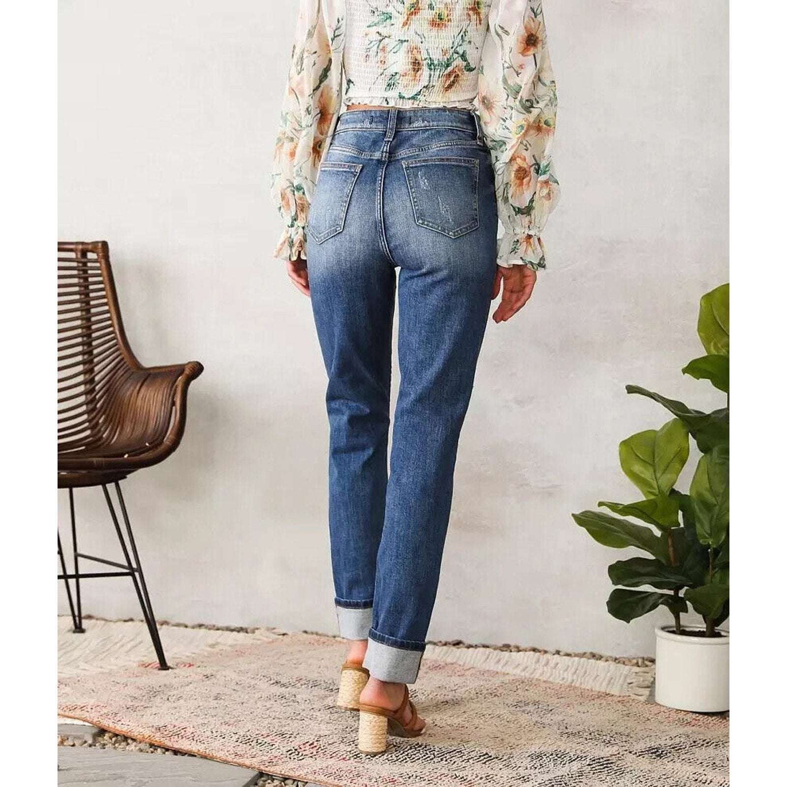 Willow & Root The Mom Fit Distressed Cuffed Jeans in Teramo Wash Size 30