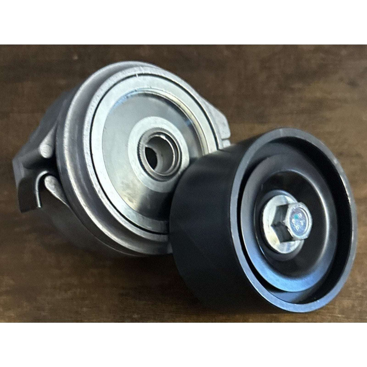 Drive Belt Tensioner Pulley 3690067 for Cummins ISX Series 3104149 2891940