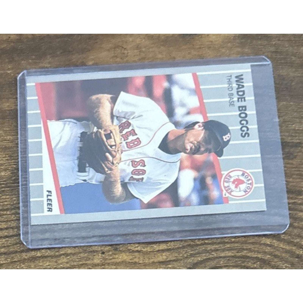 1989 FLEER #81 WADE BOGGS - Boston RED SOX - Pack to Sleeve - MLB Baseball Card